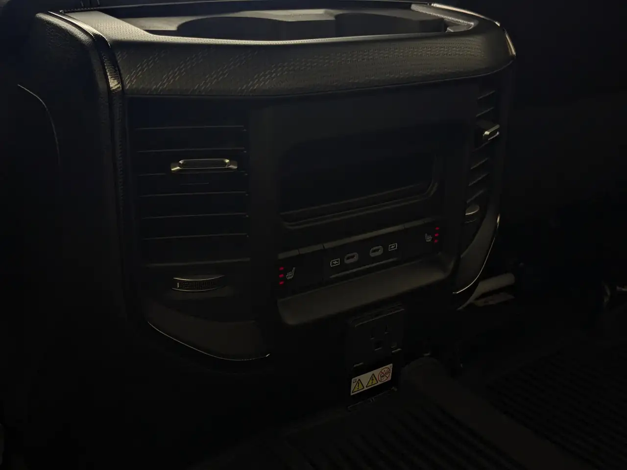 RAM 2500 снимка RAM 2500