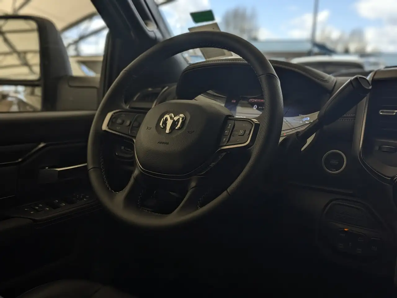 RAM 2500 снимка RAM 2500