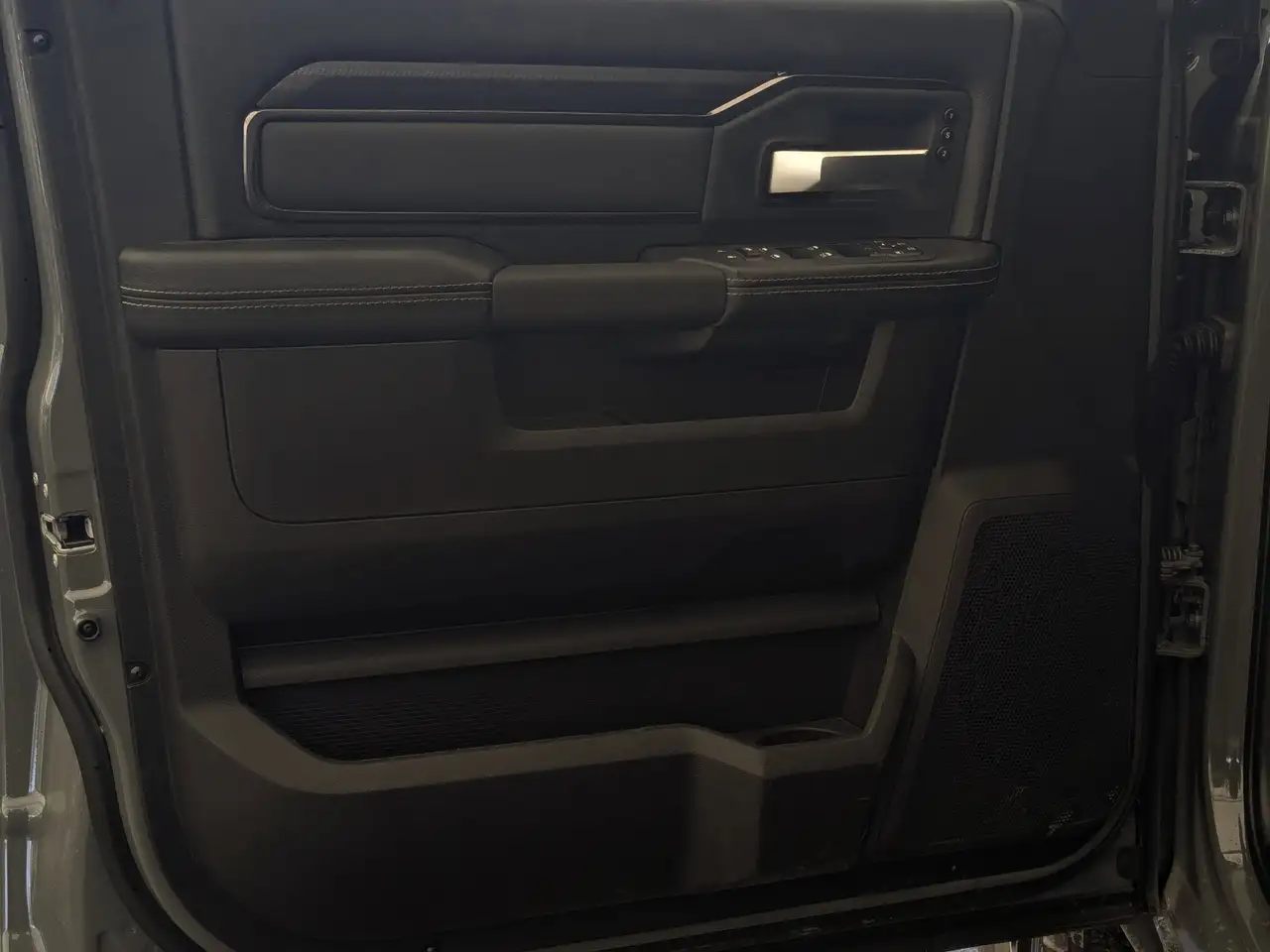 RAM 2500 снимка RAM 2500