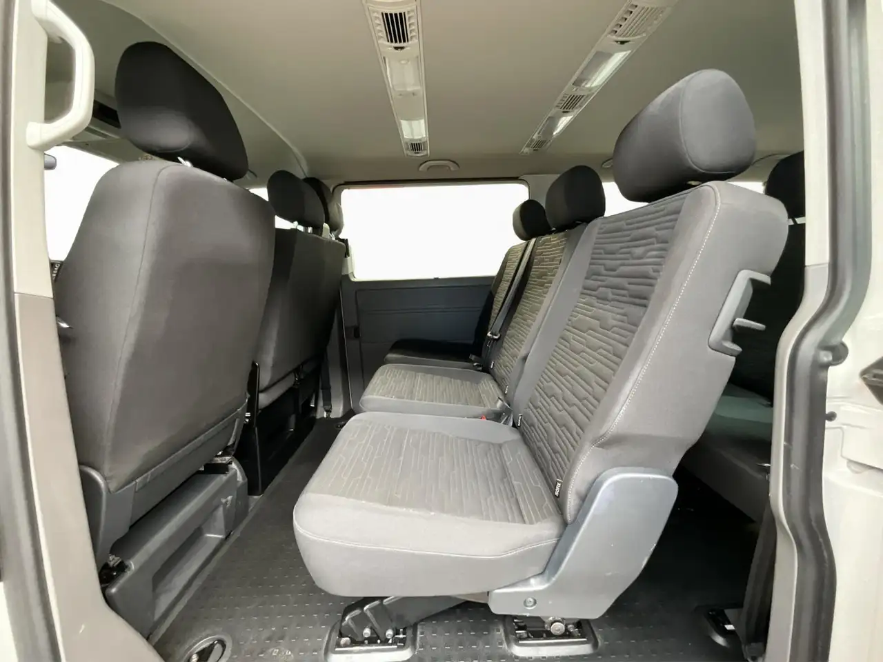Volkswagen T6.1 Caravelle Comfortline-lang+DSG+9Sitze+AHK 15