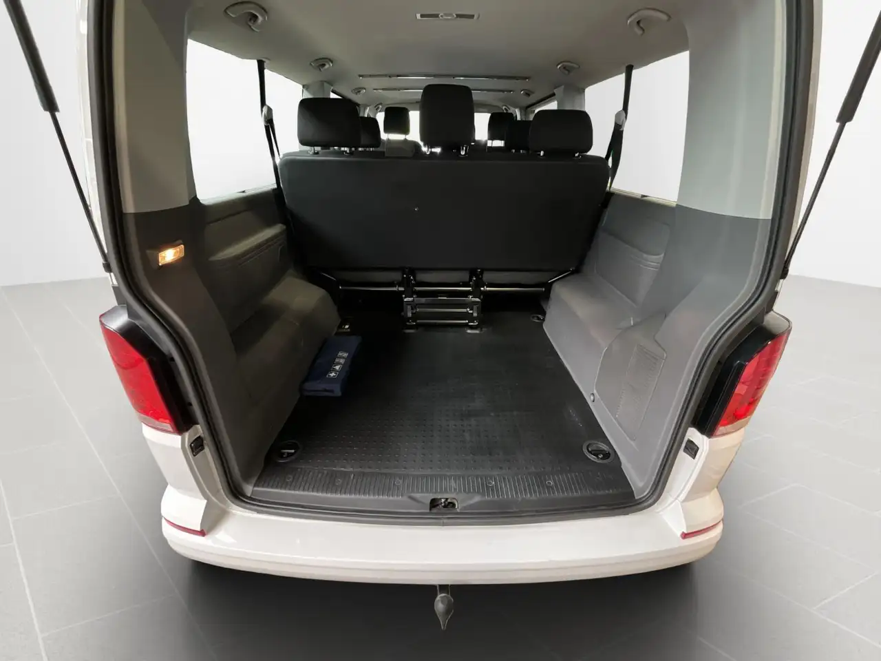 Volkswagen T6.1 Caravelle Comfortline-lang+DSG+9Sitze+AHK 16