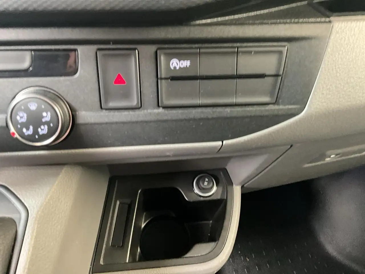 Volkswagen T6.1 Caravelle Comfortline-lang+DSG+9Sitze+AHK 19