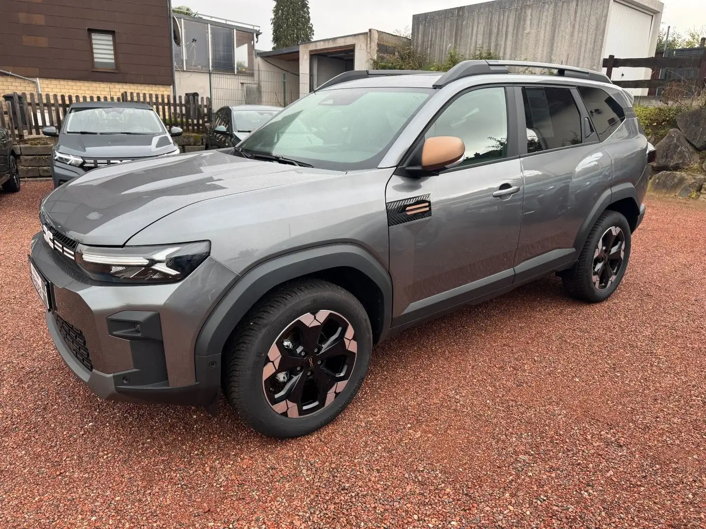 Dacia Bigster Extreme TCE 130 4x4 Grau - 1