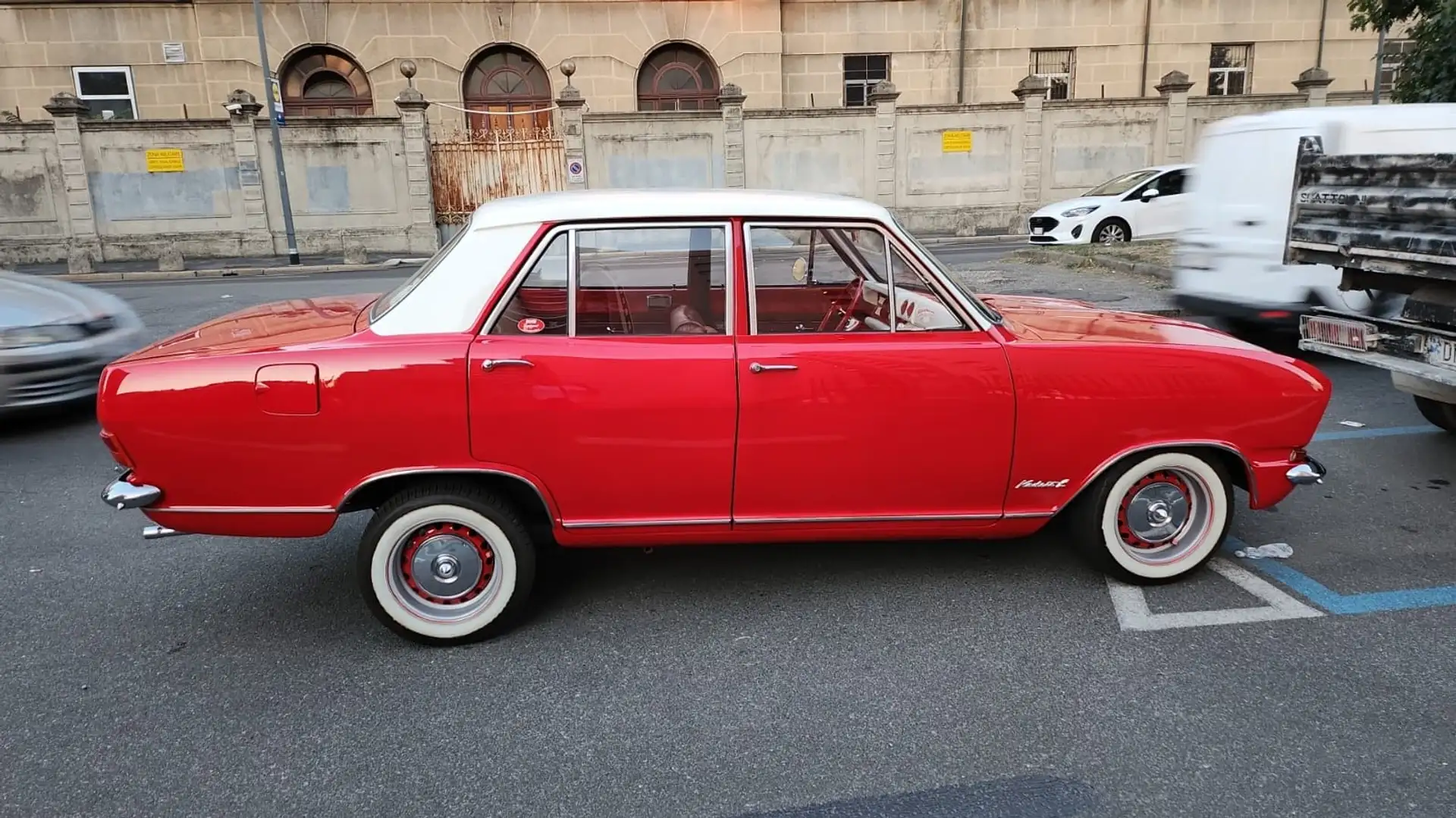 Opel Kadett Lux Rojo - 2