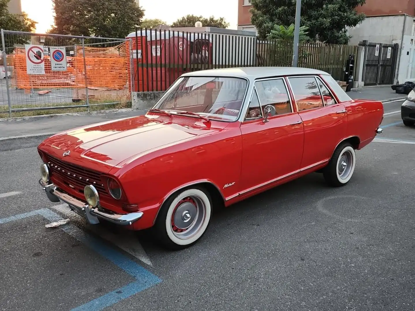 Opel Kadett Lux Rojo - 1