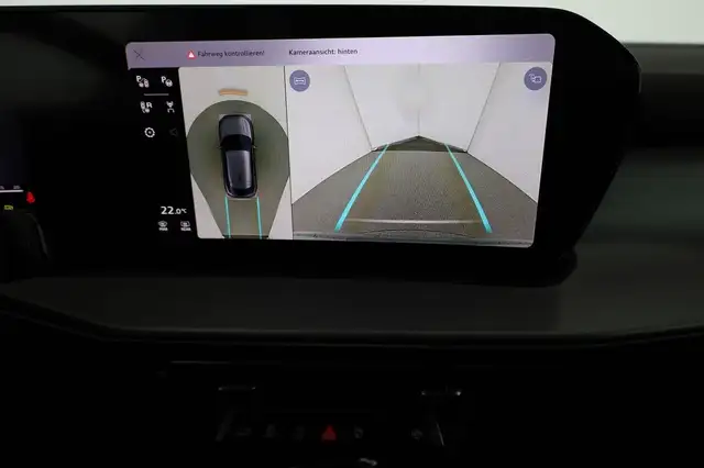 Audi Q3 Sportback TFSI quattro 150 kW quattro, AHK, Nav... Ansicht 6