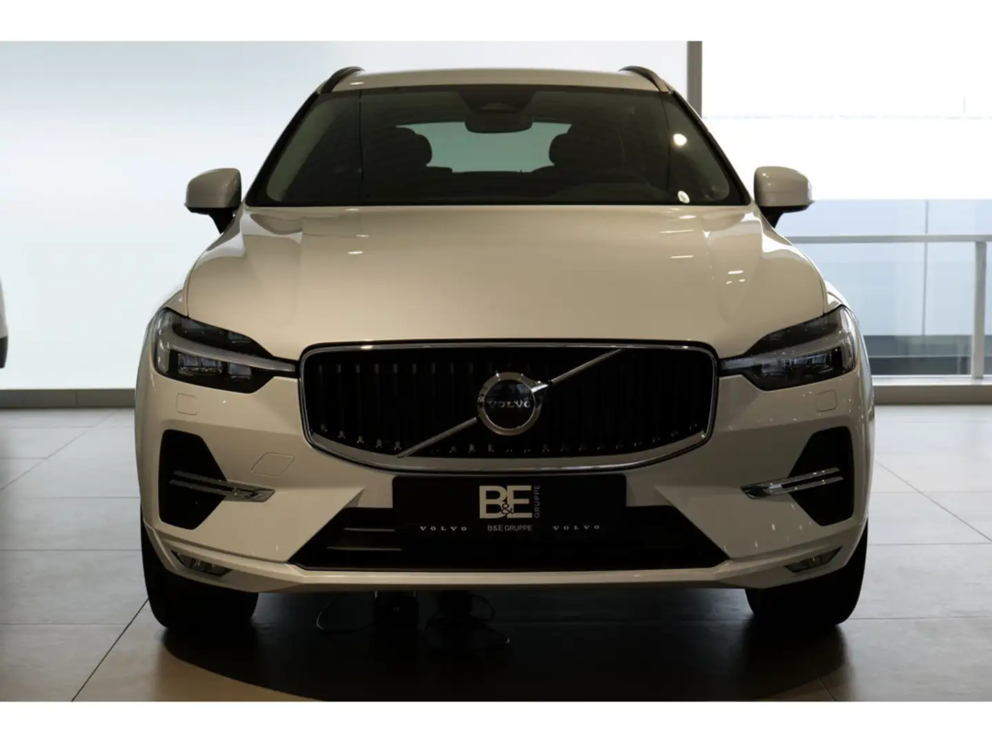 Volvo XC60 B4 Core 2WD AHK ACC ALUFELGEN 20 ZOLL Weiß - 2