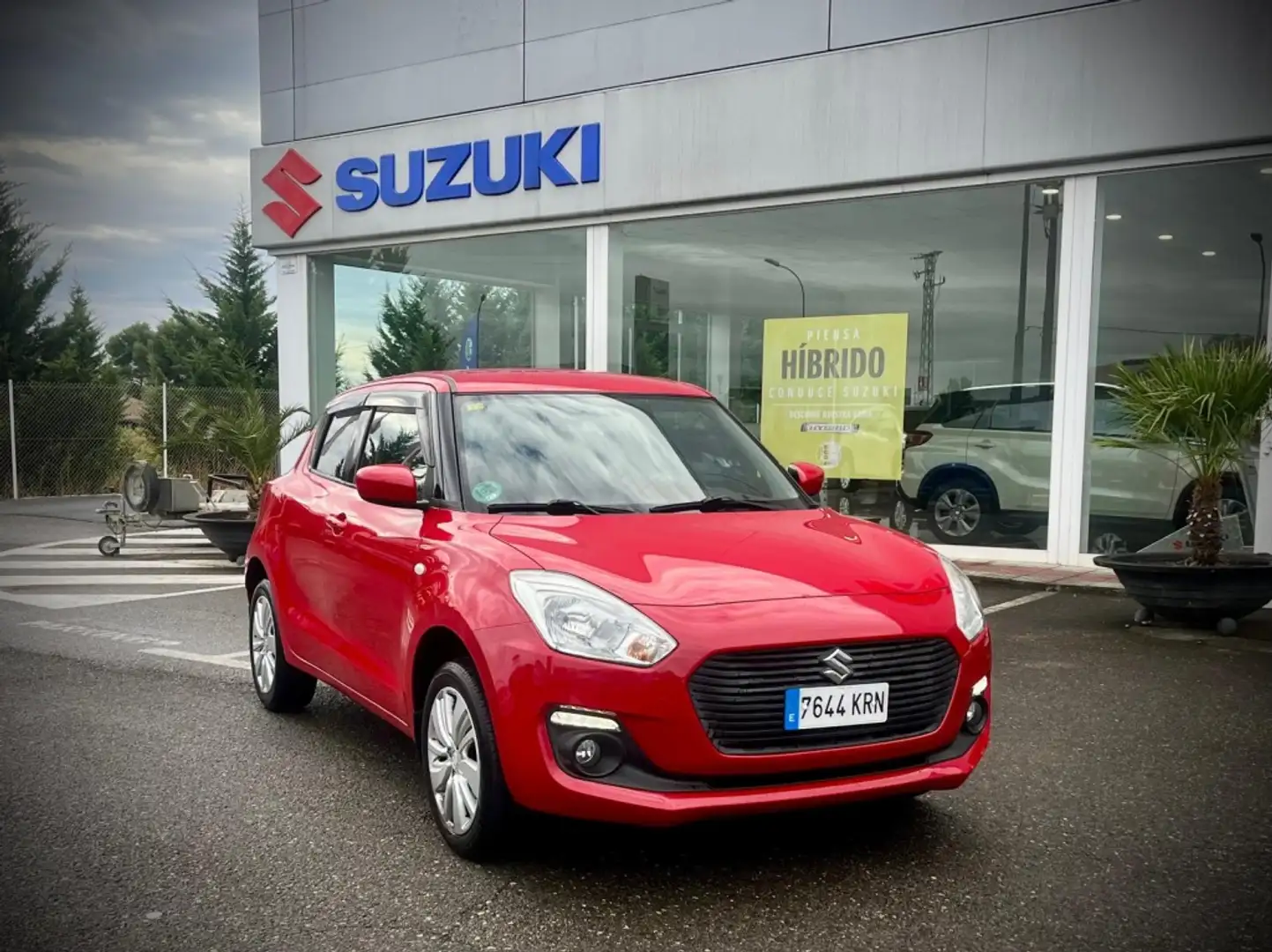 Suzuki Swift 1.2 GLE 4WD 90 5P Rouge - 1