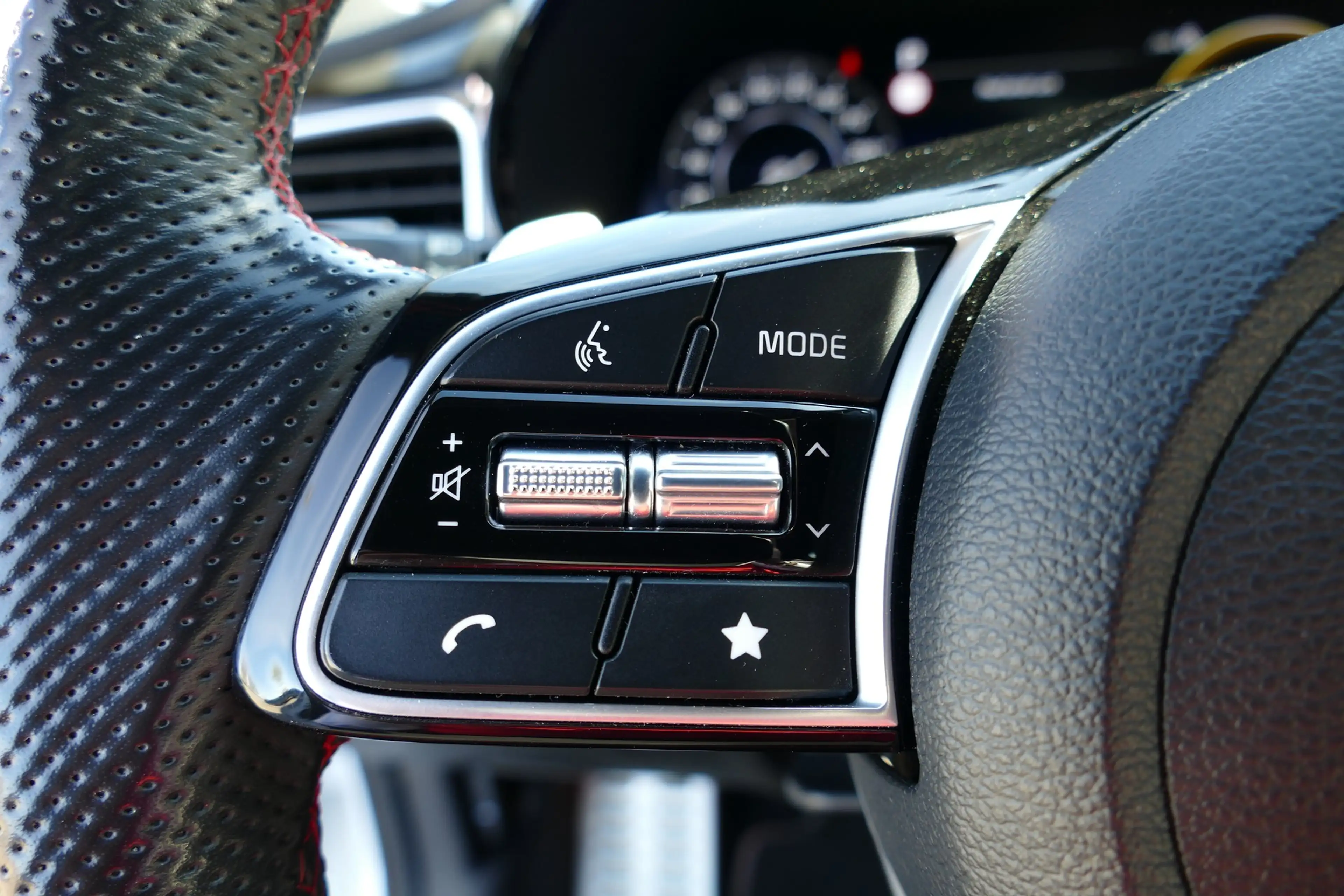 Kia ProCeed / pro_cee'd ProCeed 1.6 T-GDI GT Navi Panorama Totwinkel PDC — photo 9