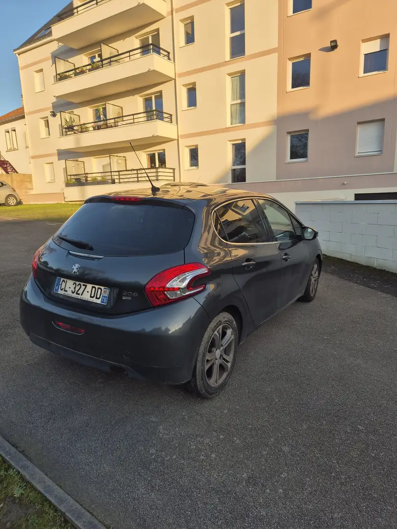 Peugeot 208 1.6 e-HDi 92ch FAP BVM5 Féline - 2