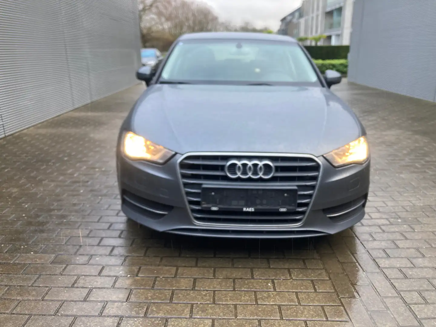 Audi A3 1.2 TFSI Ambition Gris - 1