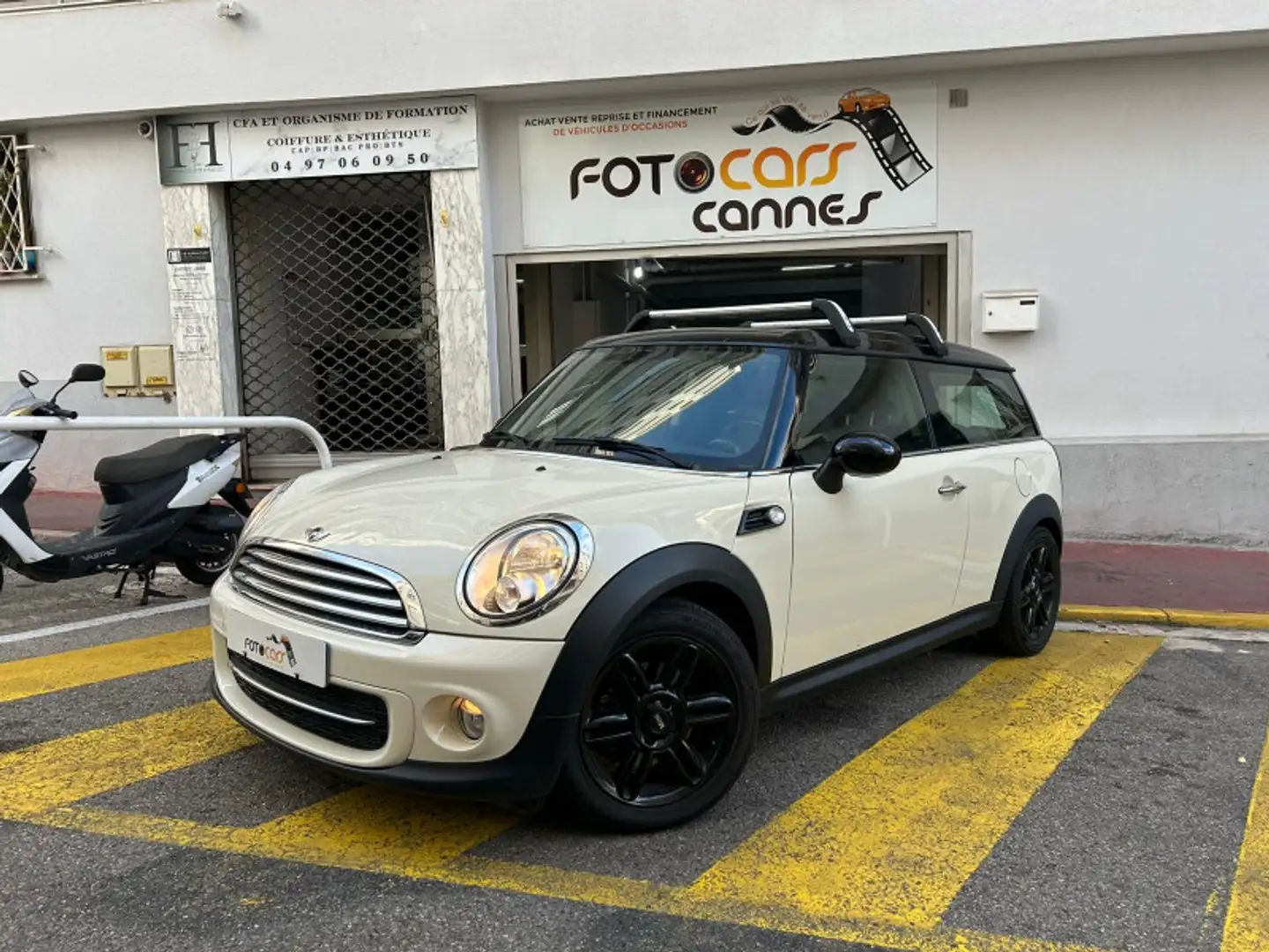 MINI Cooper D COOPER D 112CH PACK CHILI White - 1