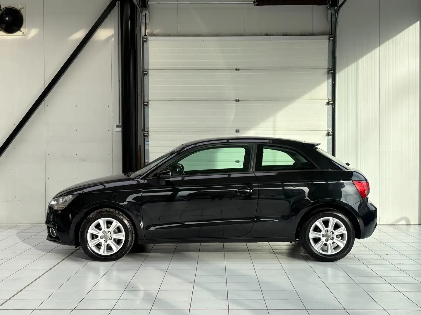 Audi A1 Sportback 1.2 TFSI *GPS * PDC * 1ER PROP * JANTE* Noir - 2