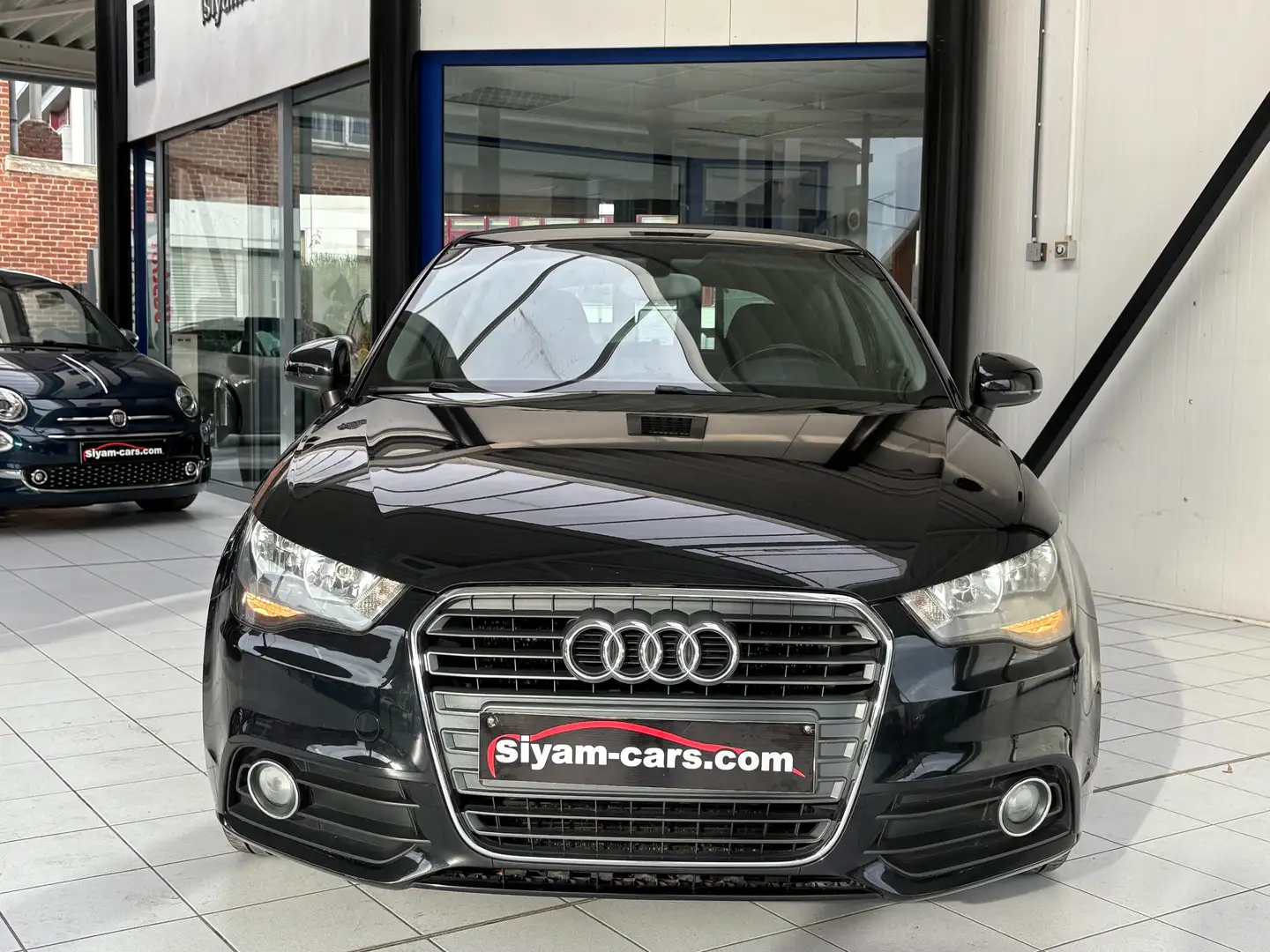 Audi A1 Sportback 1.2 TFSI *GPS * PDC * 1ER PROP * JANTE* Noir - 1