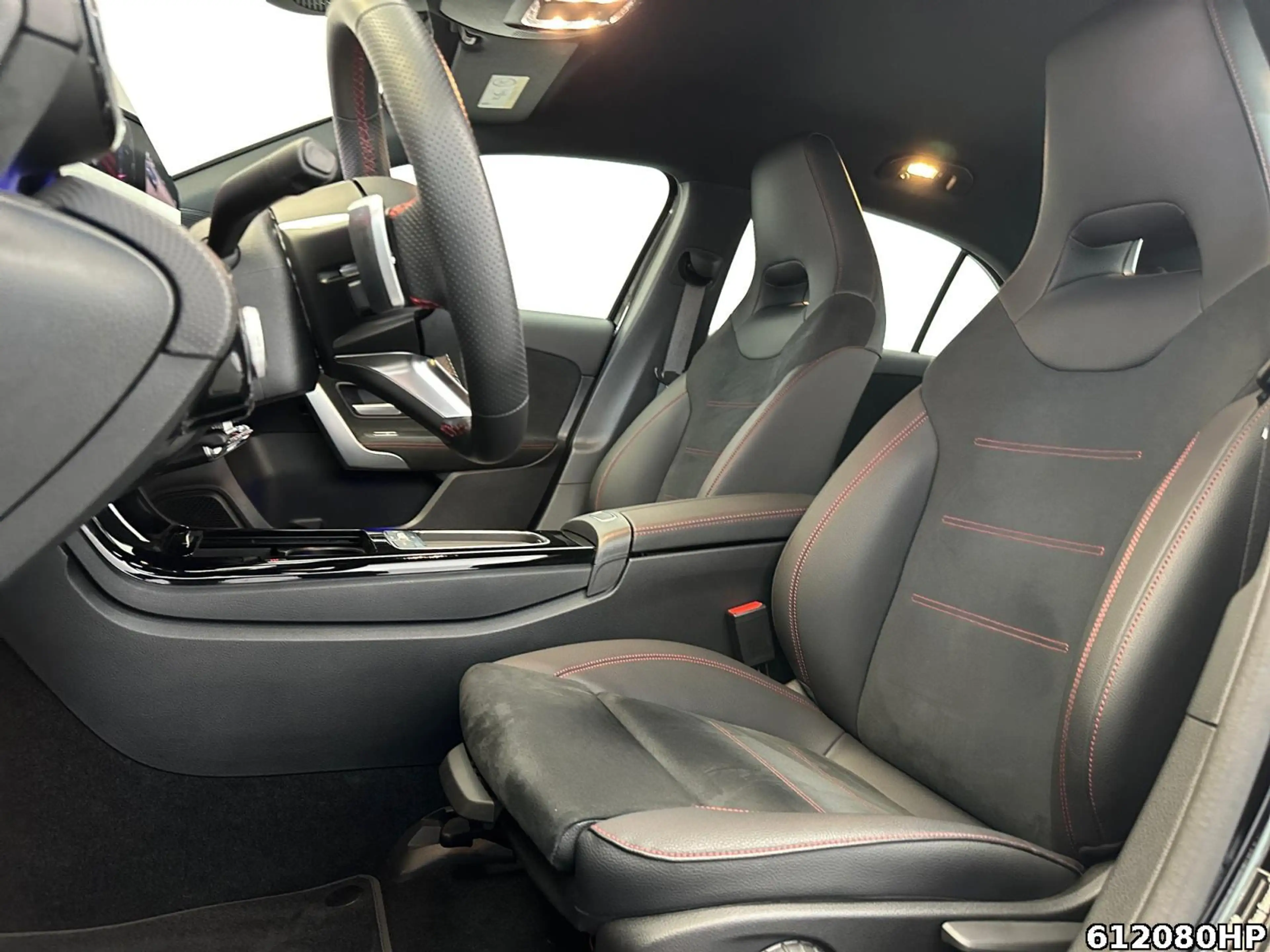 Mercedes-Benz A 200 AMG AHK Keyless Distronic Kamera Ambiente — photo 10