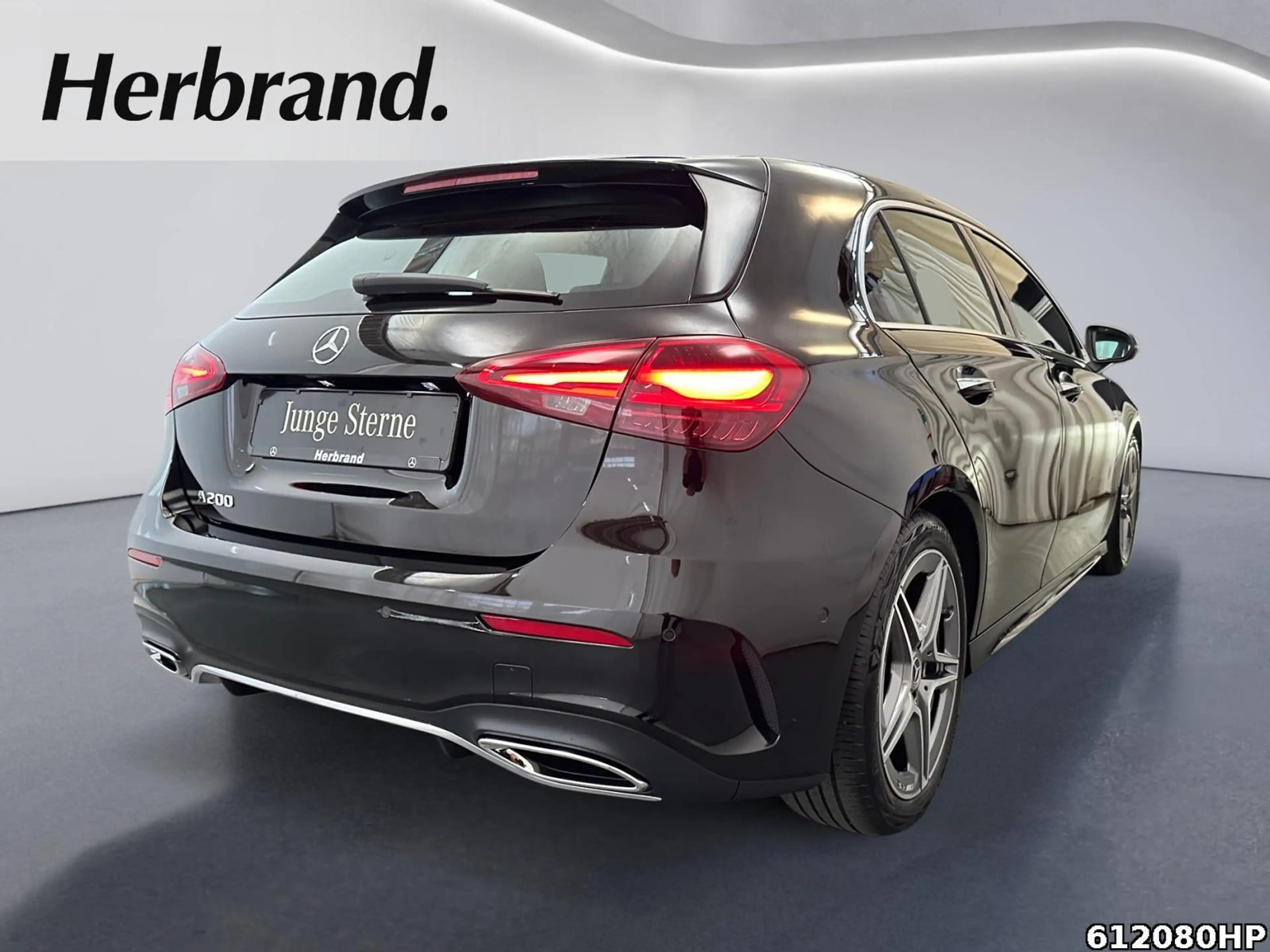Mercedes-Benz A 200 AMG AHK Keyless Distronic Kamera Ambiente — photo 3