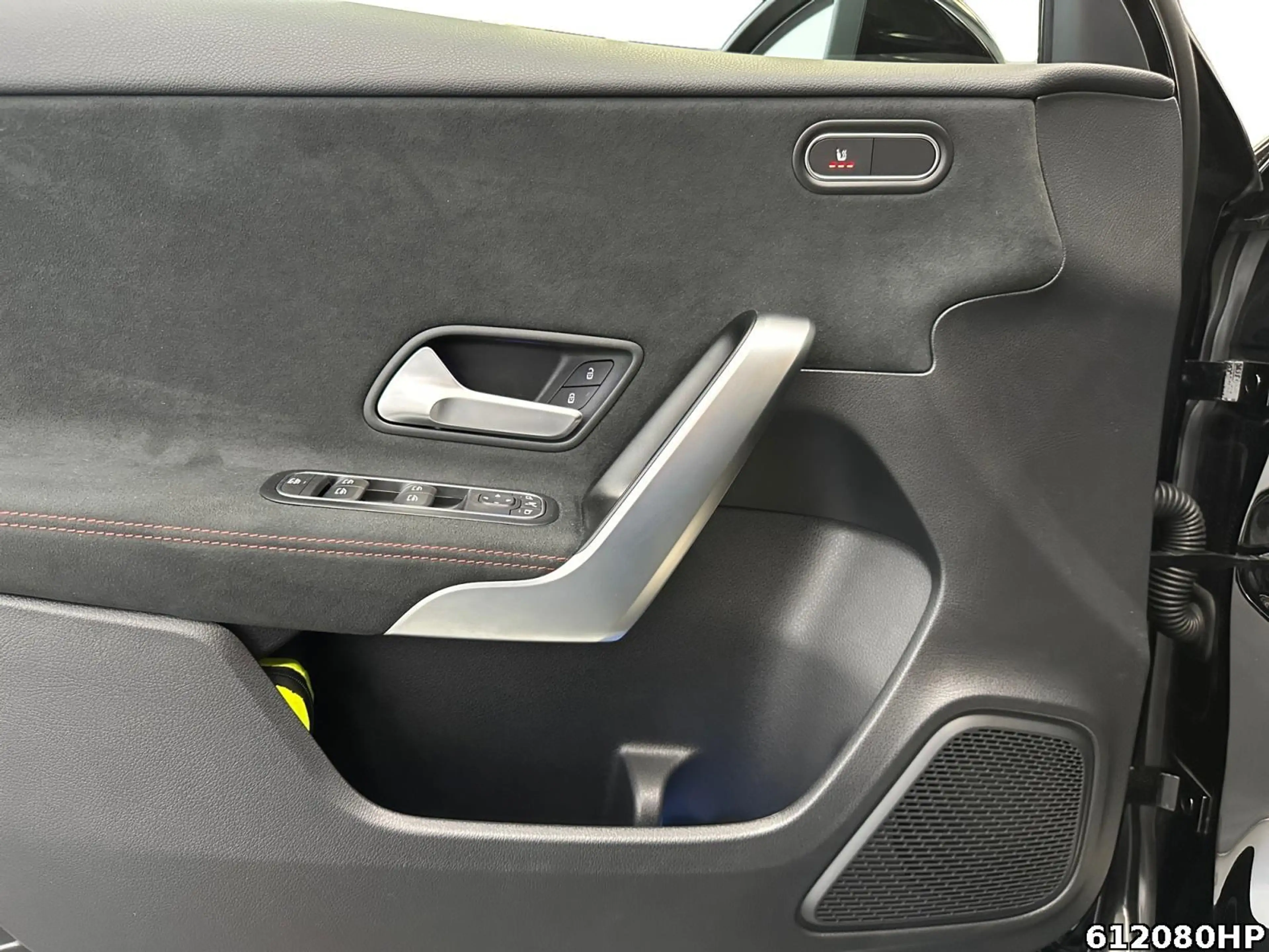 Mercedes-Benz A 200 AMG AHK Keyless Distronic Kamera Ambiente — photo 9