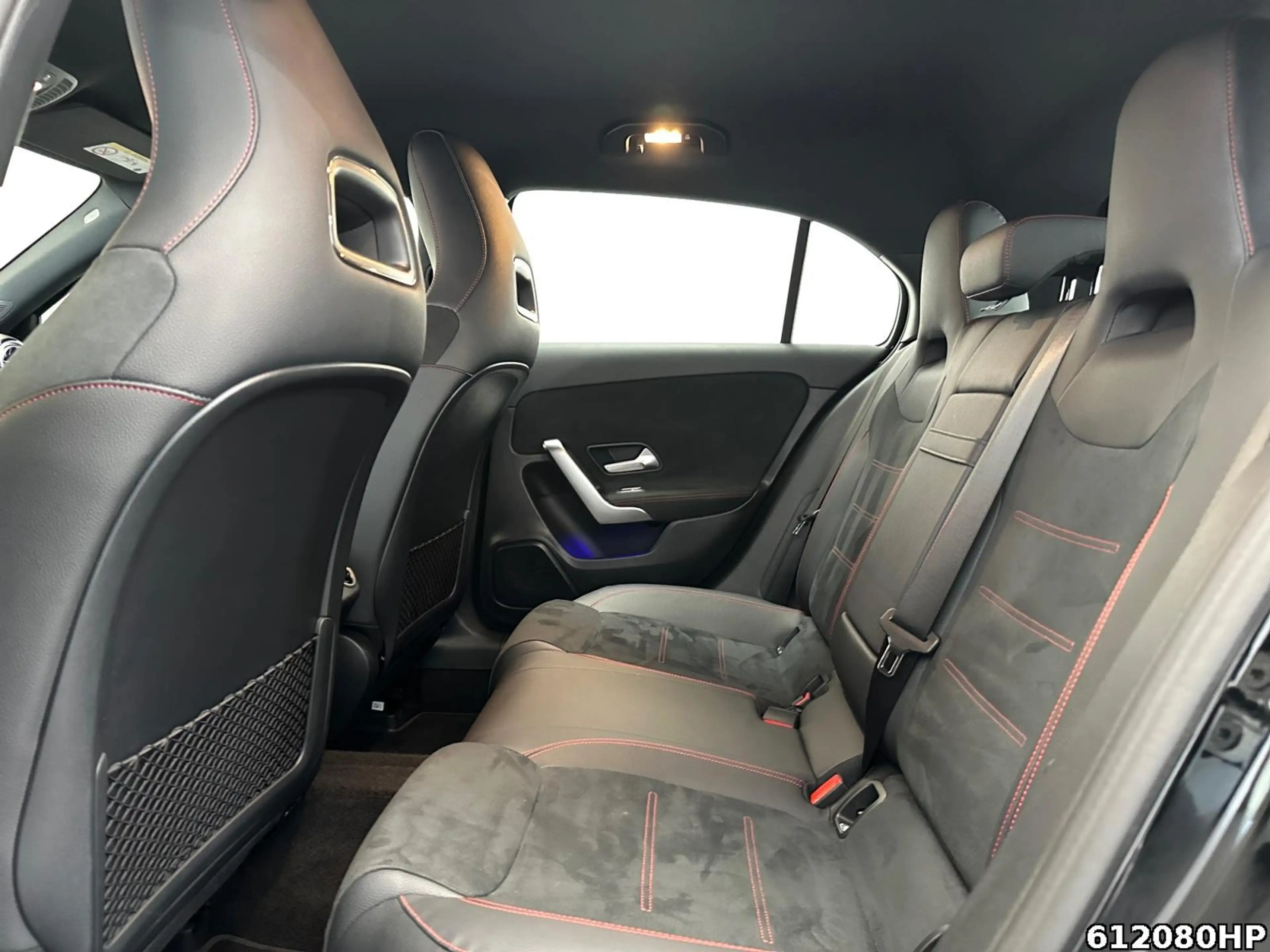 Mercedes-Benz A 200 AMG AHK Keyless Distronic Kamera Ambiente — photo 11