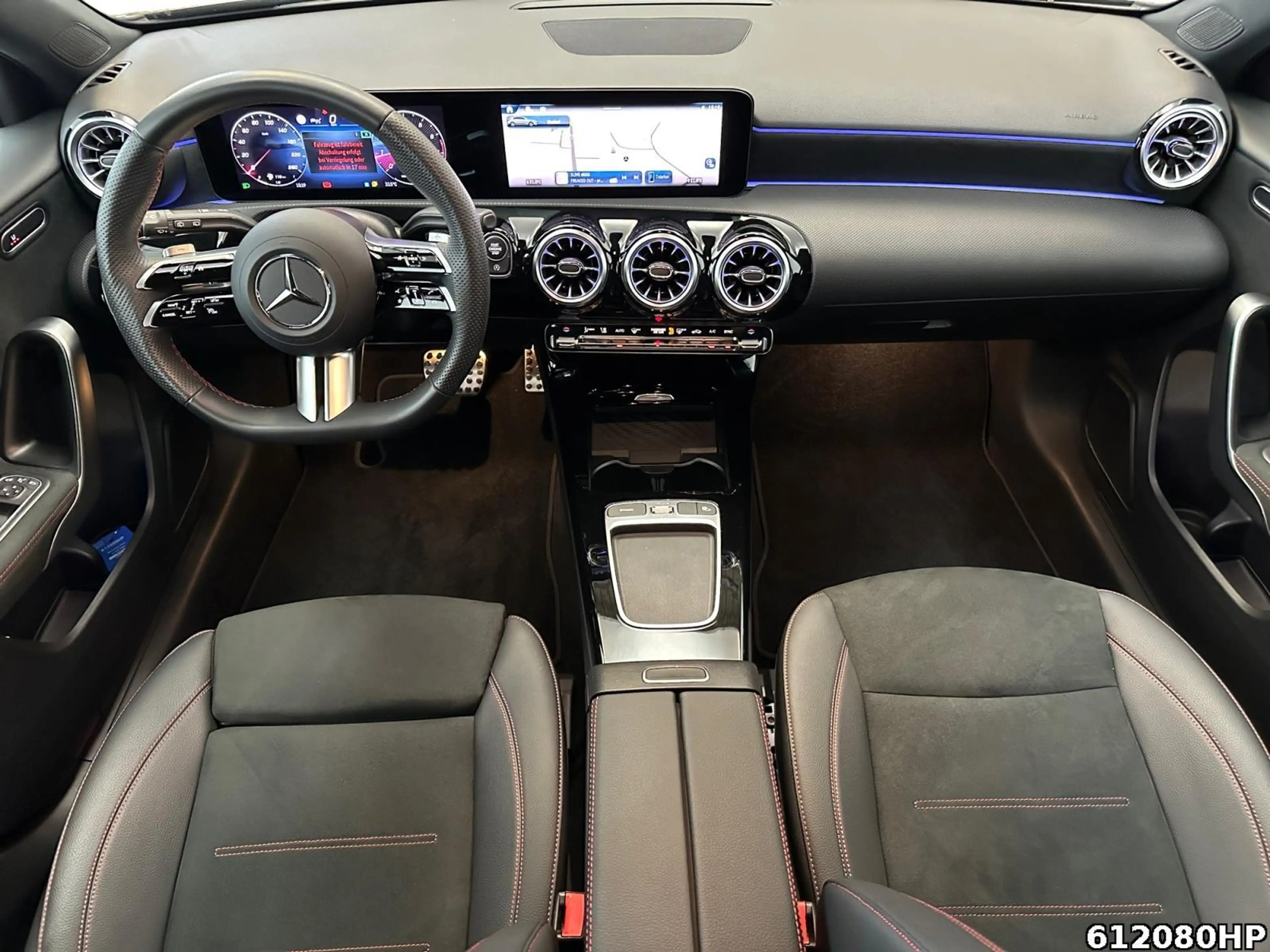 Mercedes-Benz A 200 AMG AHK Keyless Distronic Kamera Ambiente — photo 12