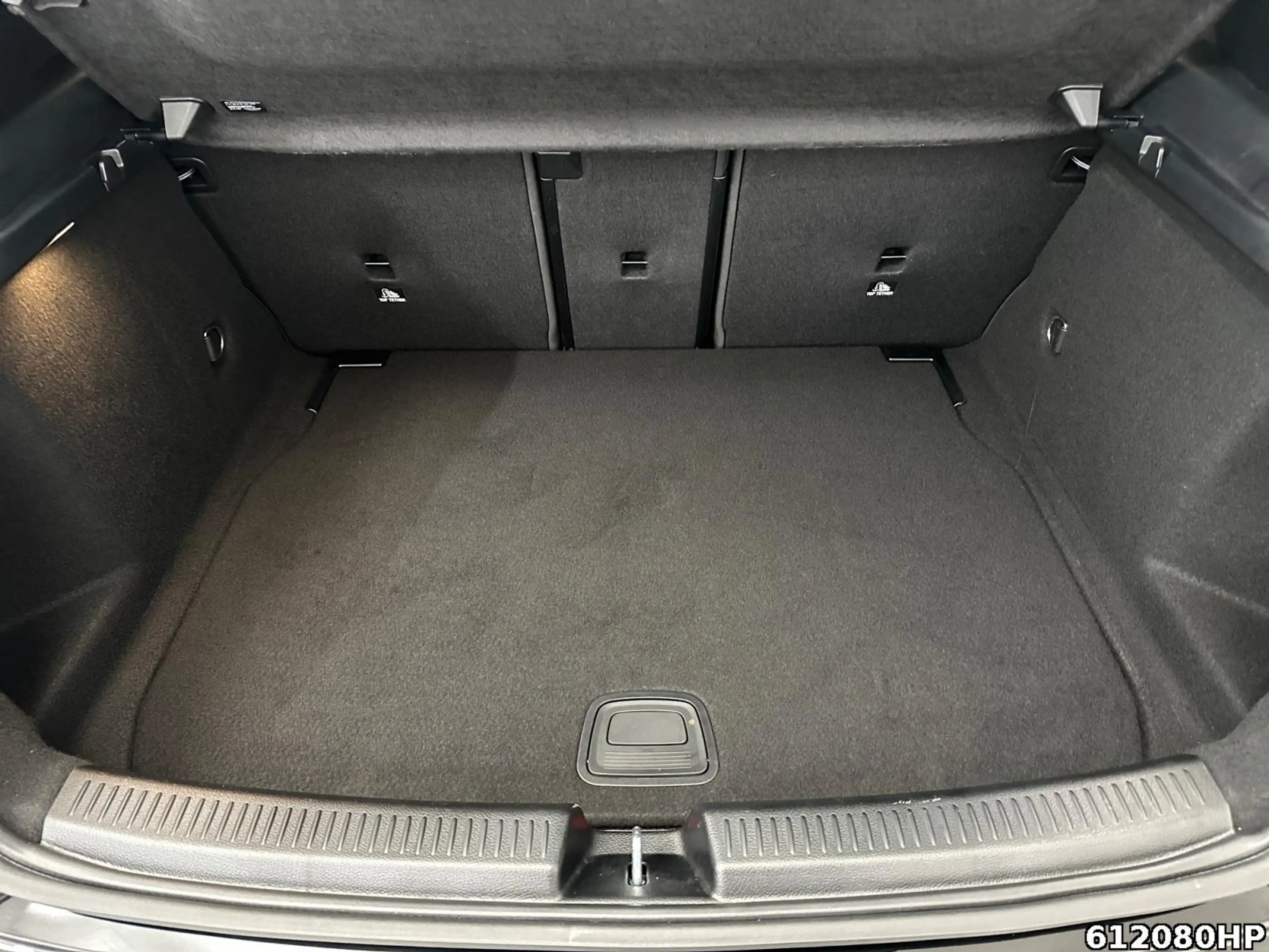 Mercedes-Benz A 200 AMG AHK Keyless Distronic Kamera Ambiente — photo 6