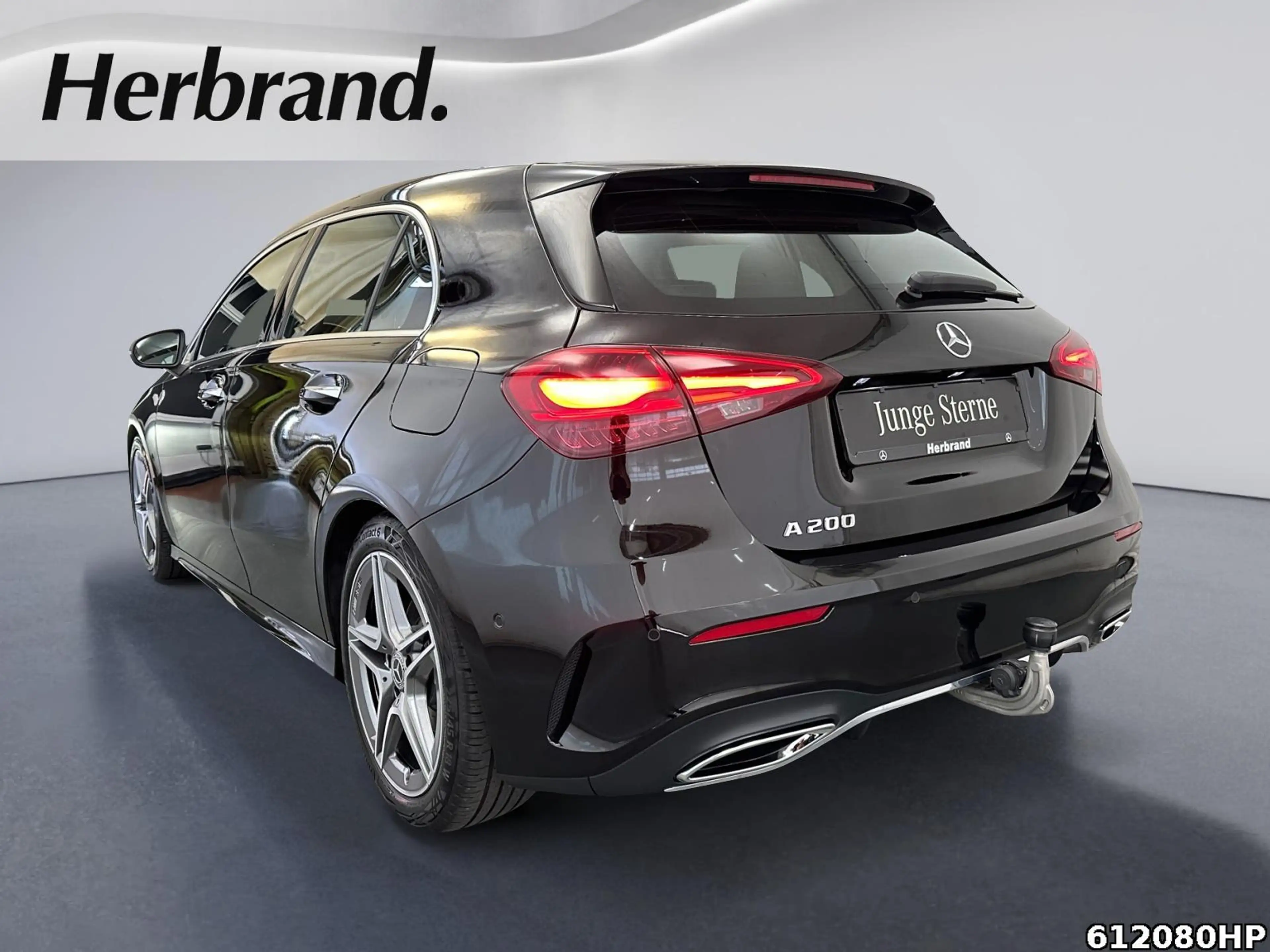 Mercedes-Benz A 200 AMG AHK Keyless Distronic Kamera Ambiente — photo 4