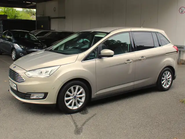 Ford Grand C-Max Titanium*1.Hand*scheckheft Ford*Kamera*Navi*Lenkrad-Frontscheiben-Sitz Heizung*Anhängerkupplung*Automatik*182PS*