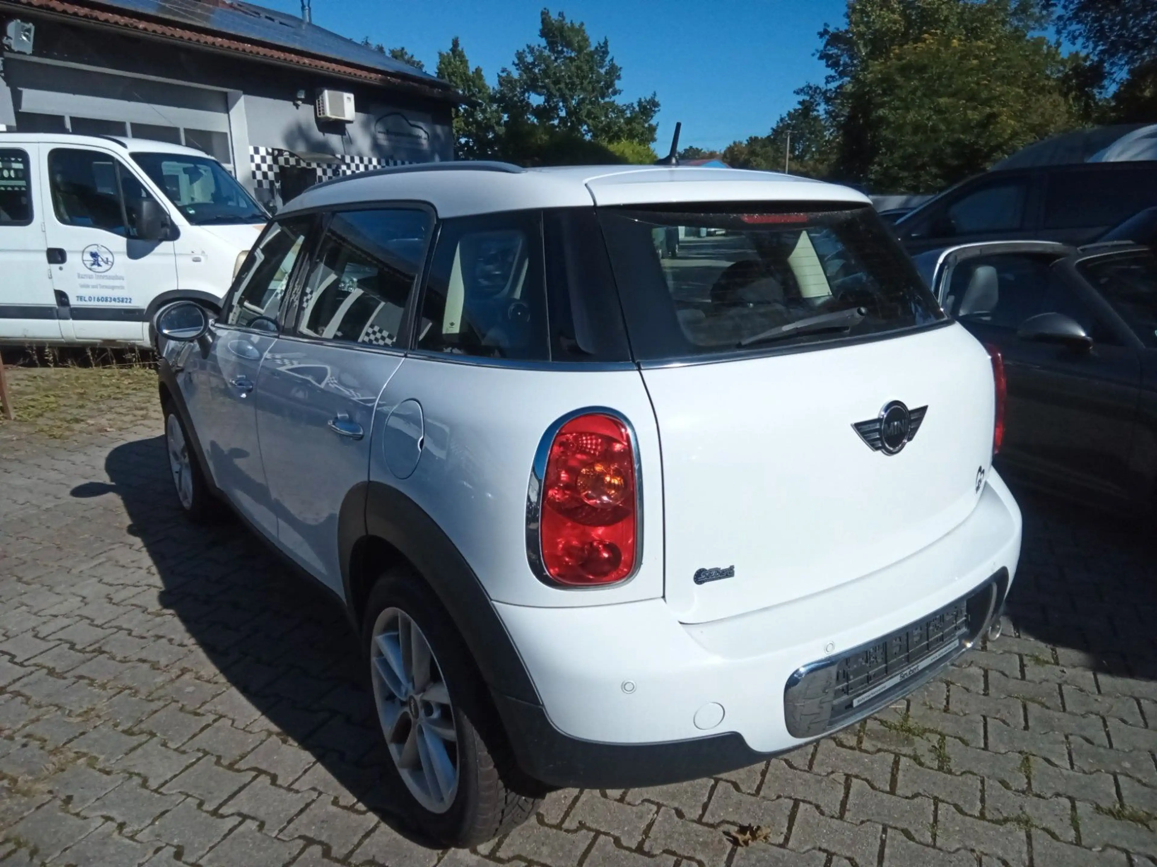 MINI One Countryman One D — photo 3