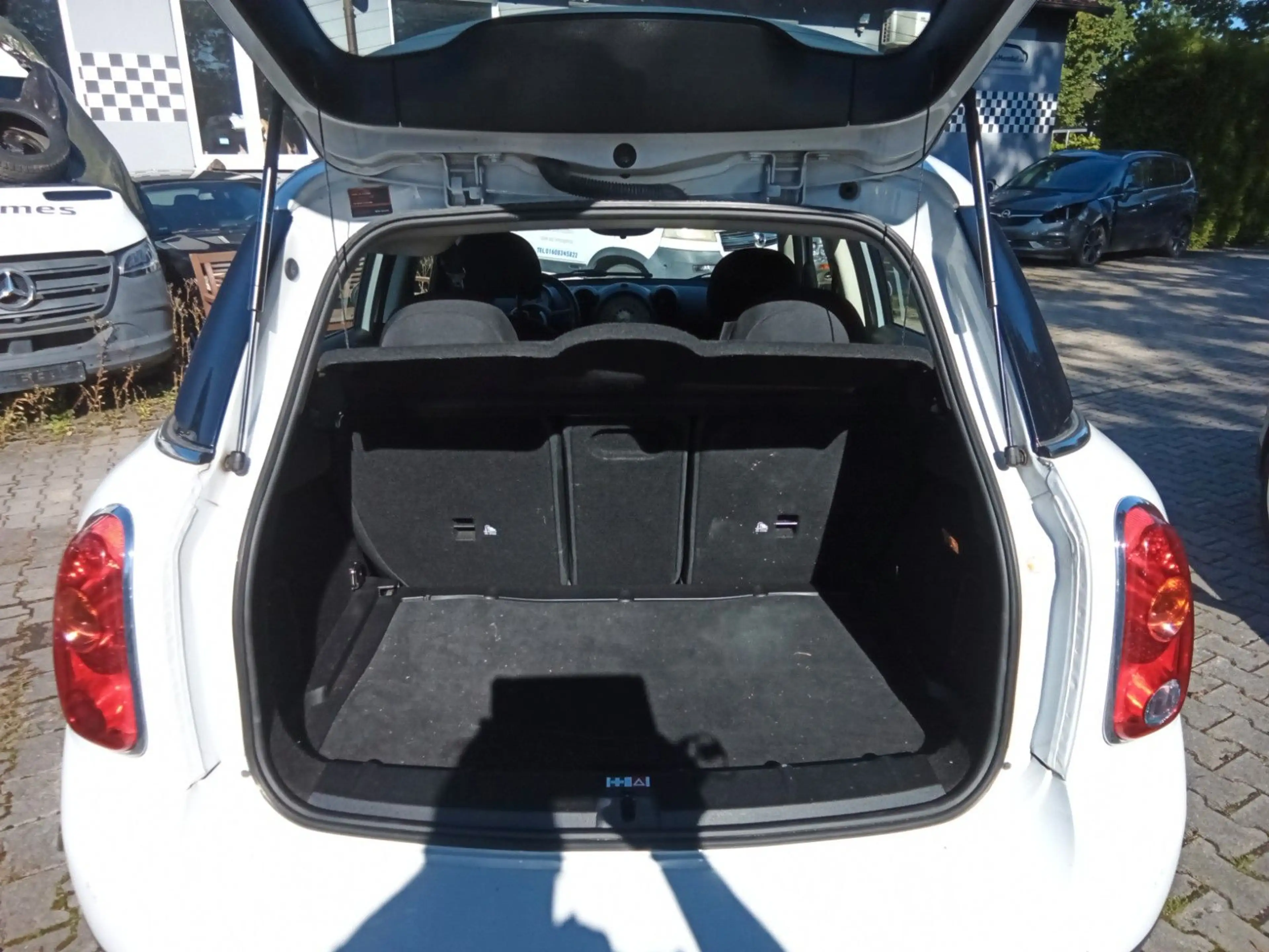 MINI One Countryman One D — photo 4