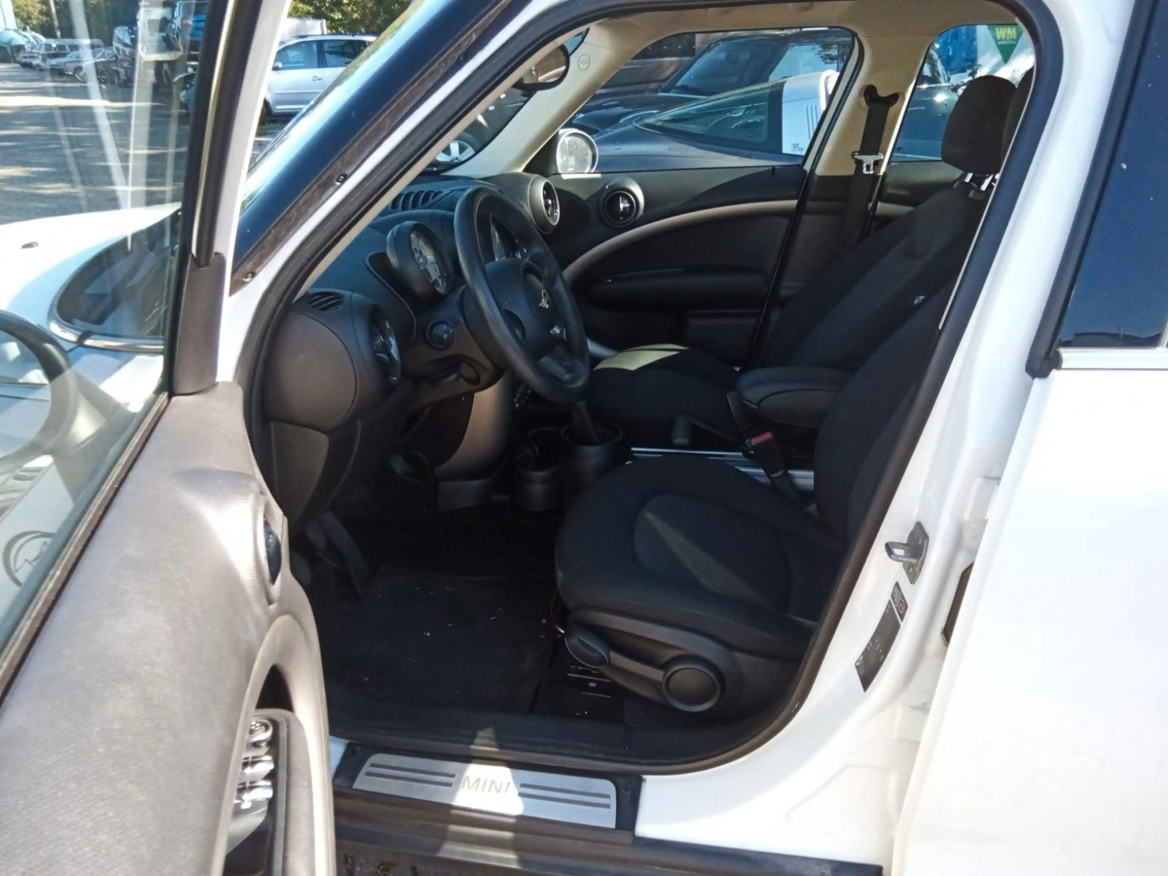 MINI One Countryman One D — photo 11