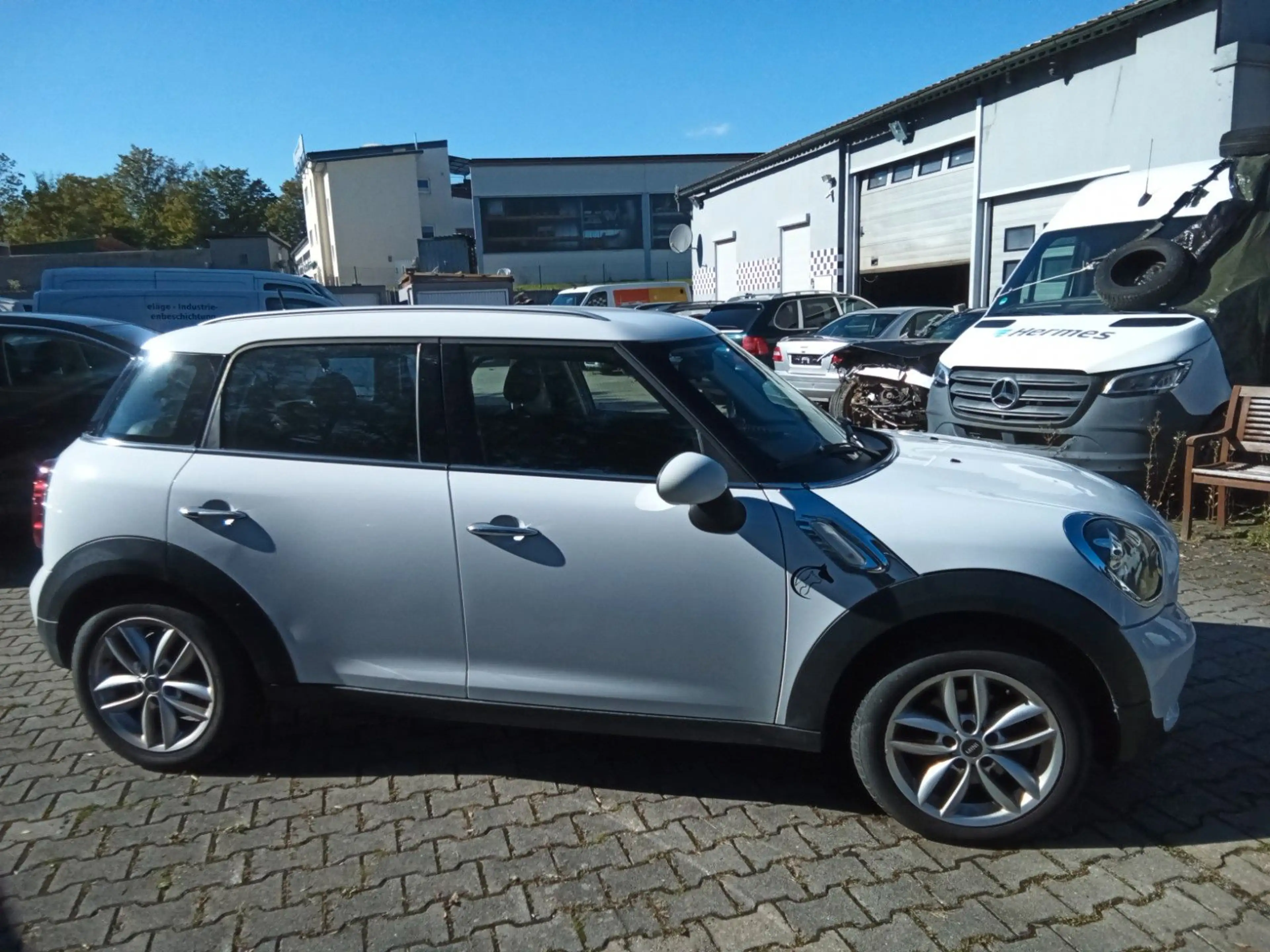 MINI One Countryman One D — photo 7