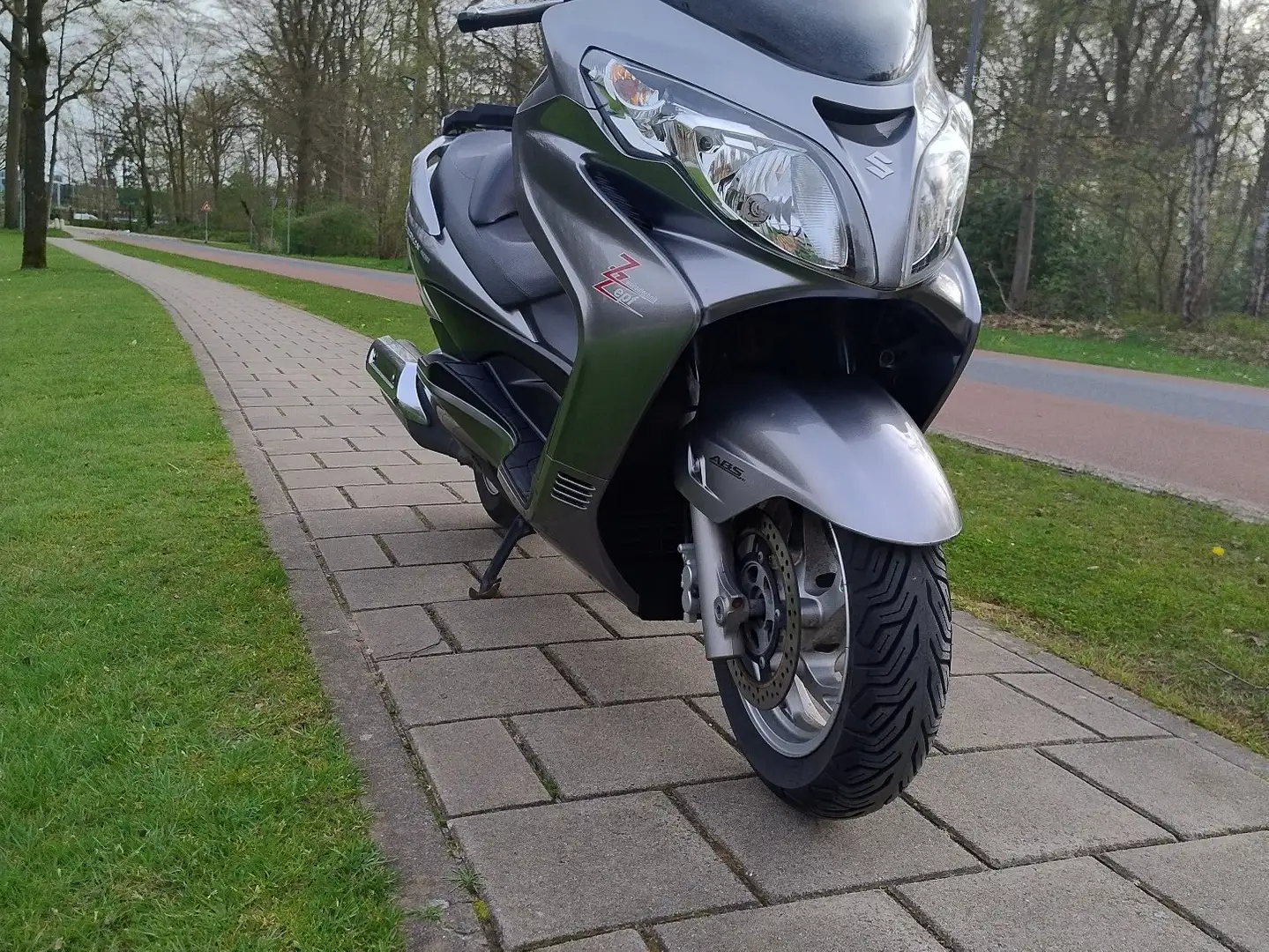 Suzuki Burgman 400 Mussolini sportsysteem, zeer goed onderhouden Grau - 1