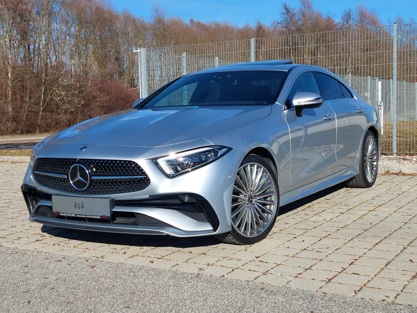 Mercedes-Benz CLS 300 CLS 300d 4Matic Aut. AMG Line **VOLL** Silber - 2