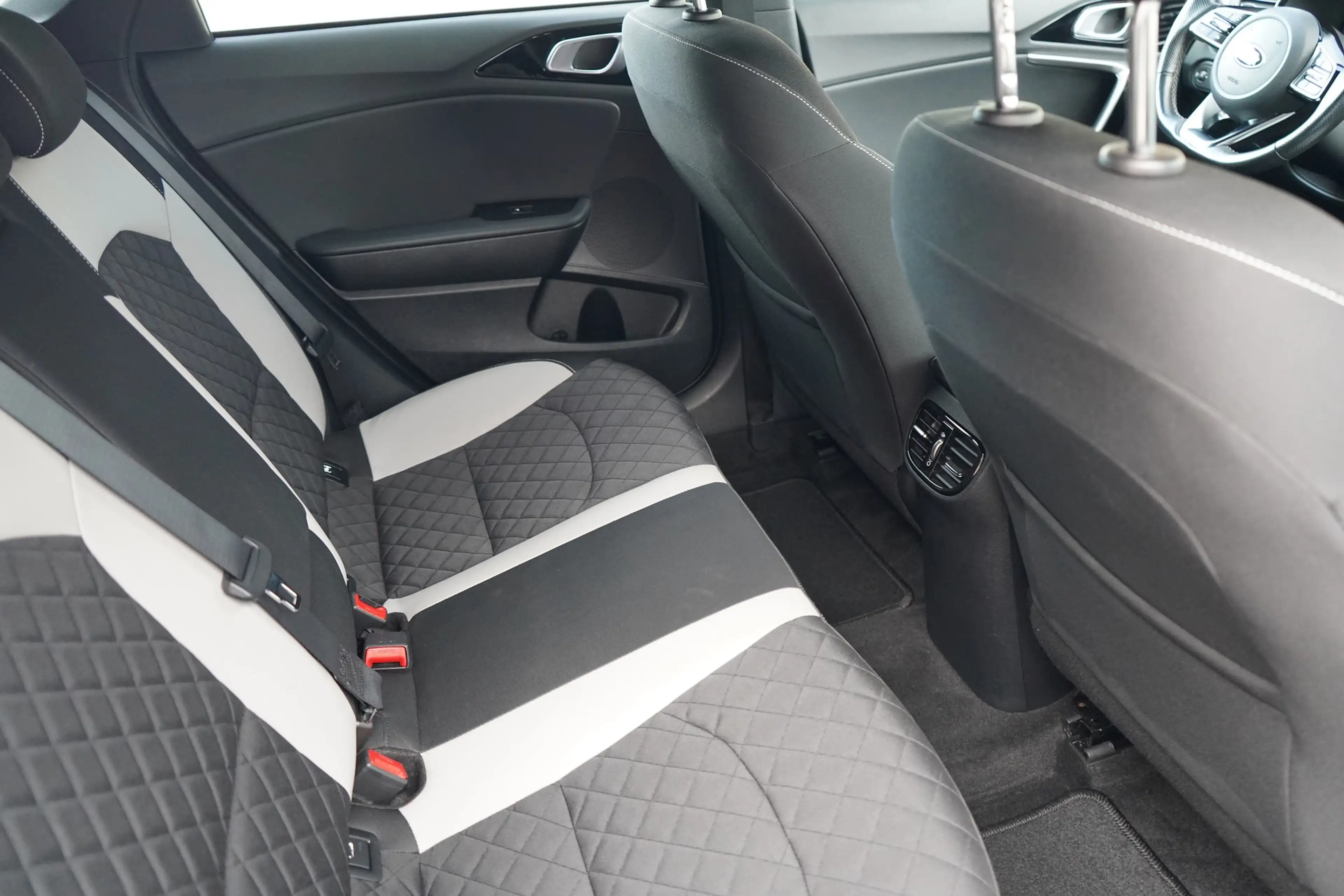 Kia Ceed SW / cee'd SW Ceed GT-Line 1.5 T-GDI LED Navi Soundsystem DAB — photo 15