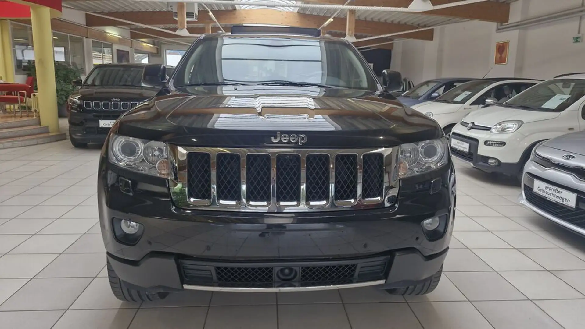 Jeep Grand Cherokee 3.0 CRD Overland Schwarz - 2