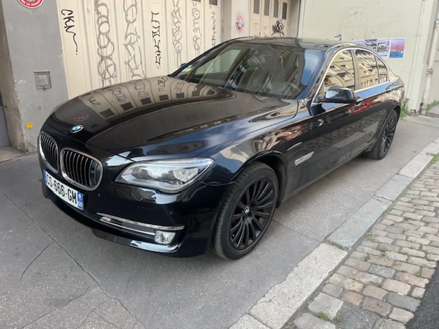 BMW 730 730d xDriveLuxe A Noir - 1