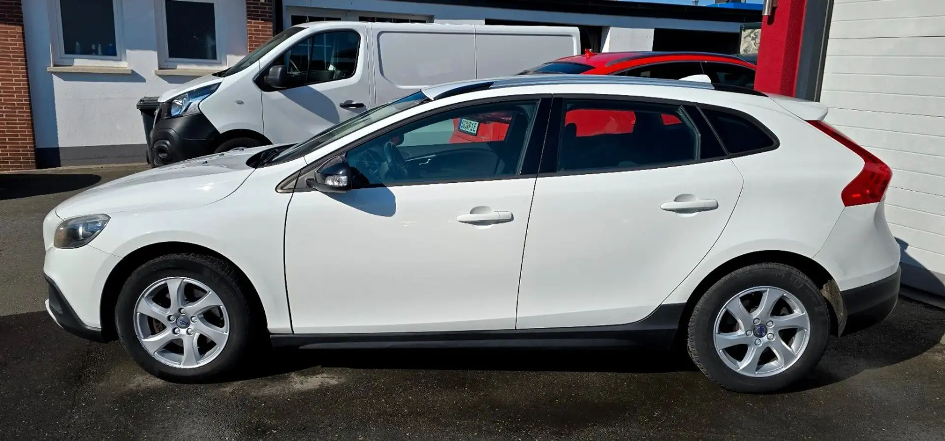 Volvo V40 Cross Country Kinetic NAVI+SITZH;+PDC Blanc - 2