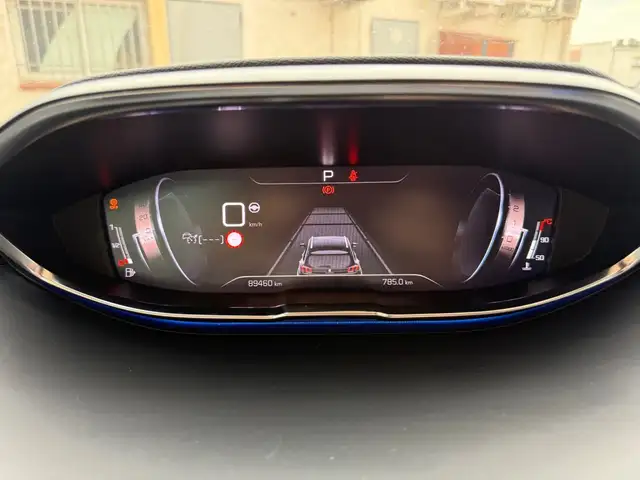 Peugeot 3008 view 11
