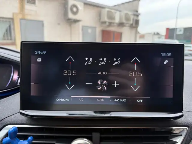 Peugeot 3008 view 14