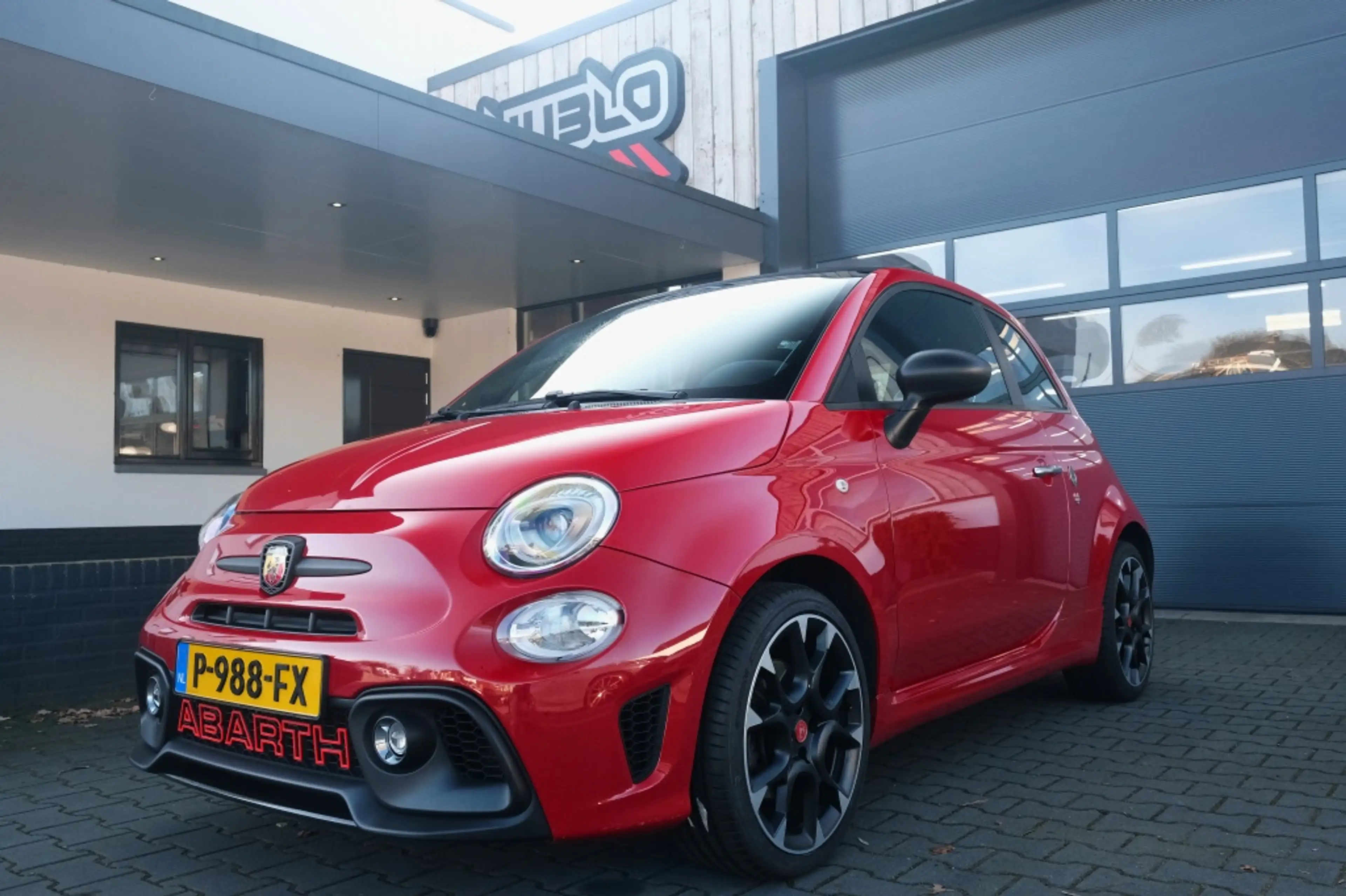 Fiat 500 Abarth 1.2 Open dak, Carplay — photo 8