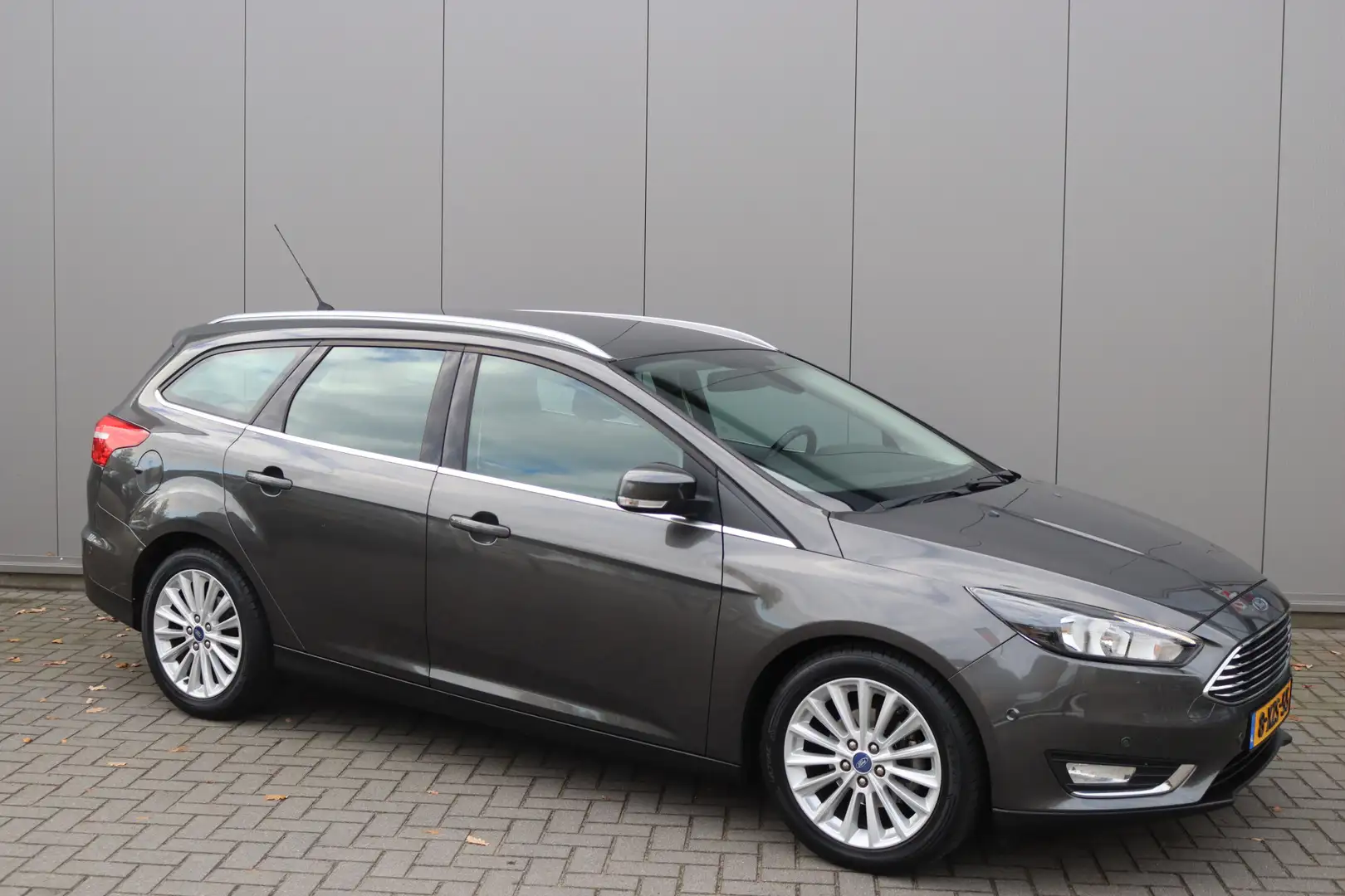 Ford Focus Wagon 125PK EcoB. First Edition Cruise-control/Par Grijs - 2