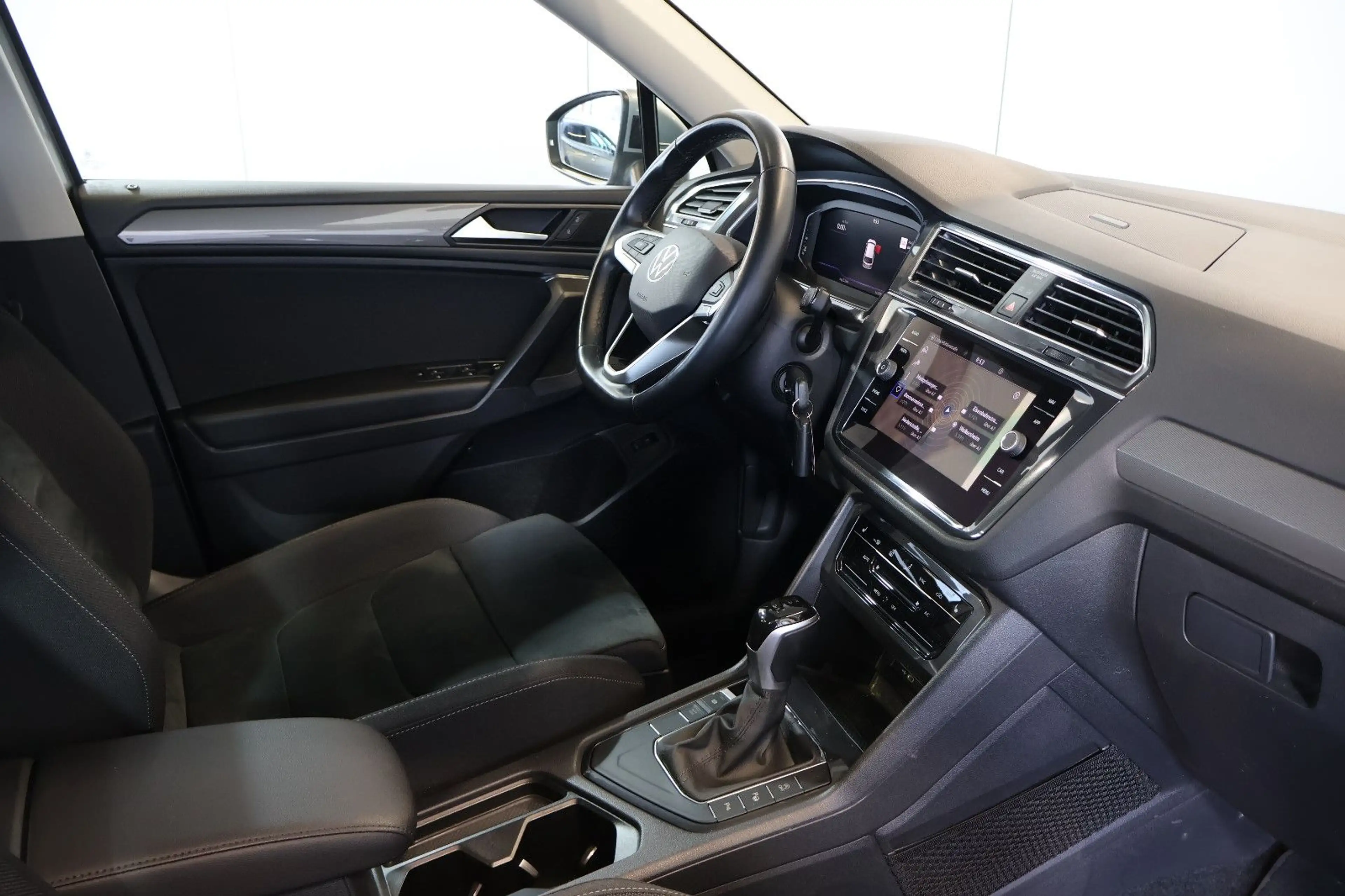 Volkswagen Tiguan Allspace 2.0 TDI Life HUD+AID+ACC+LED+AHK — photo 15