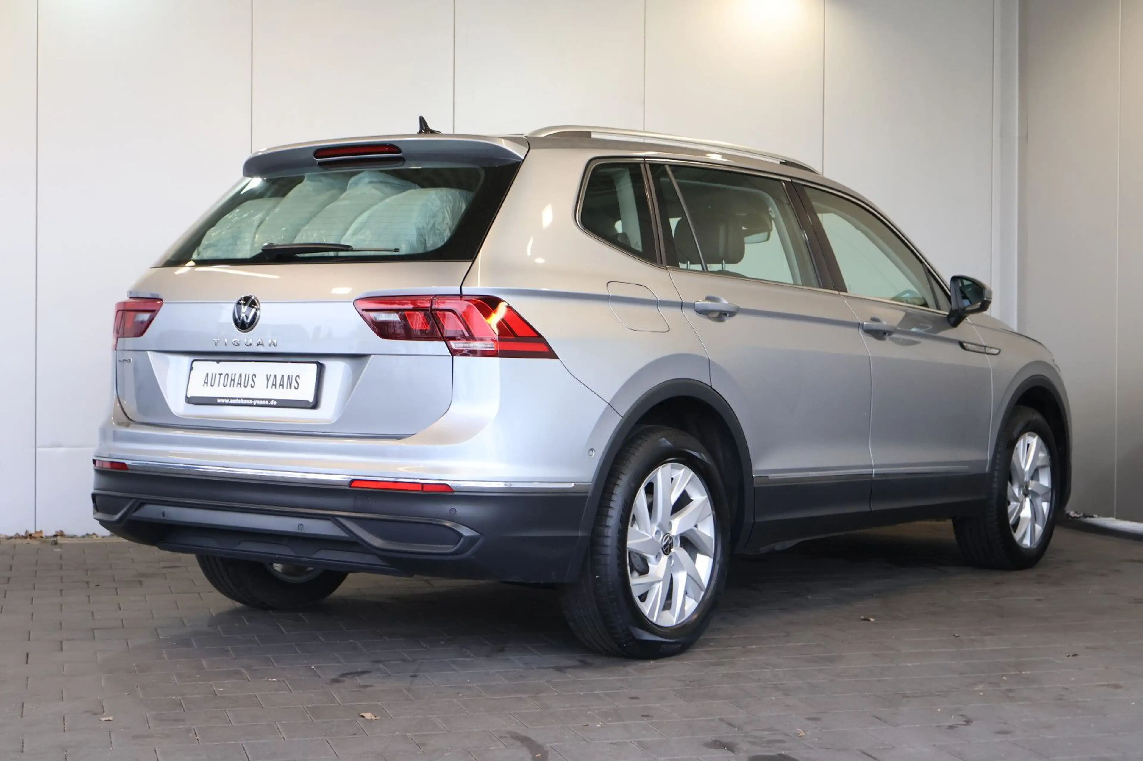 Volkswagen Tiguan Allspace 2.0 TDI Life HUD+AID+ACC+LED+AHK — photo 4