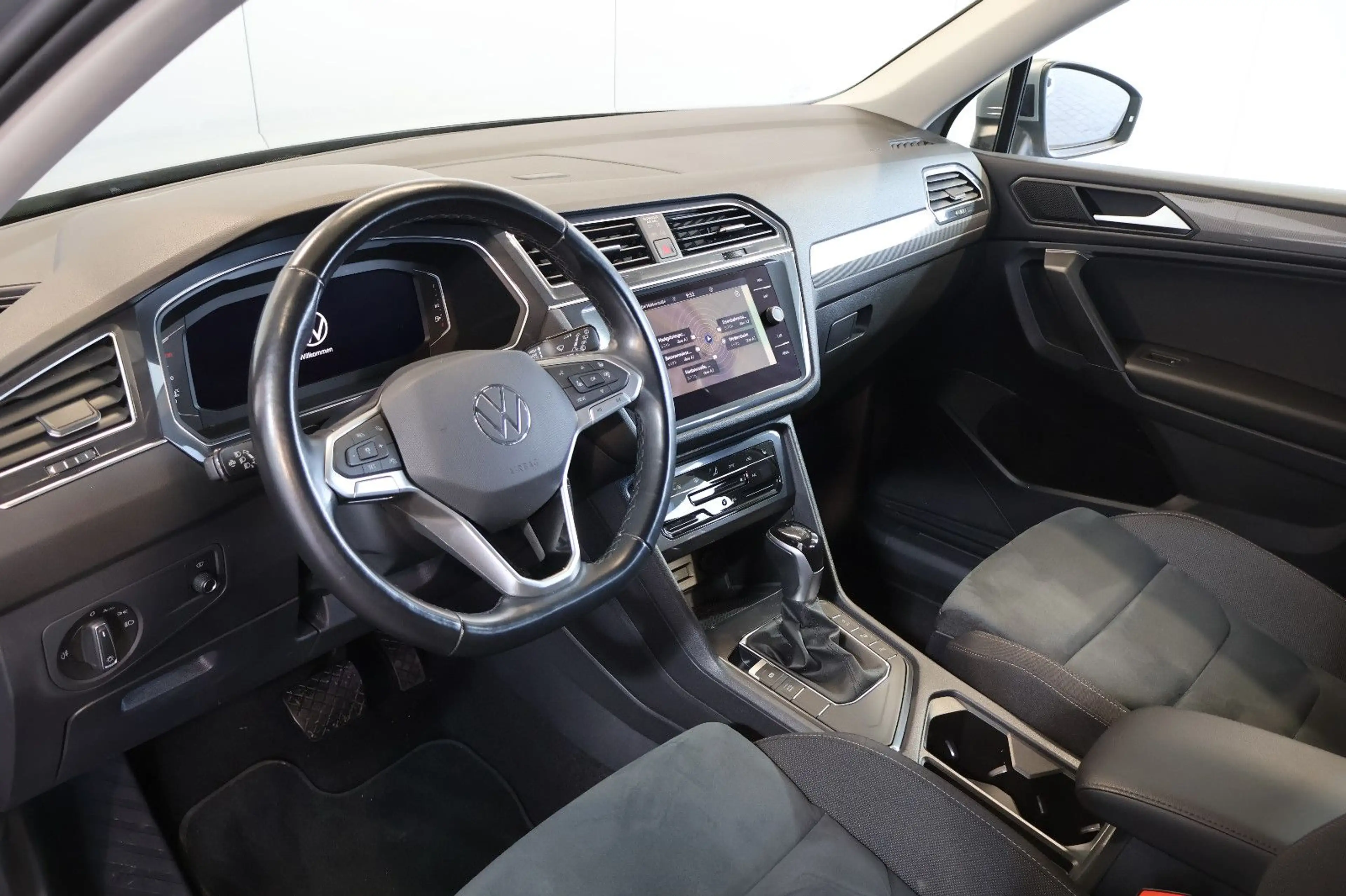 Volkswagen Tiguan Allspace 2.0 TDI Life HUD+AID+ACC+LED+AHK — photo 10