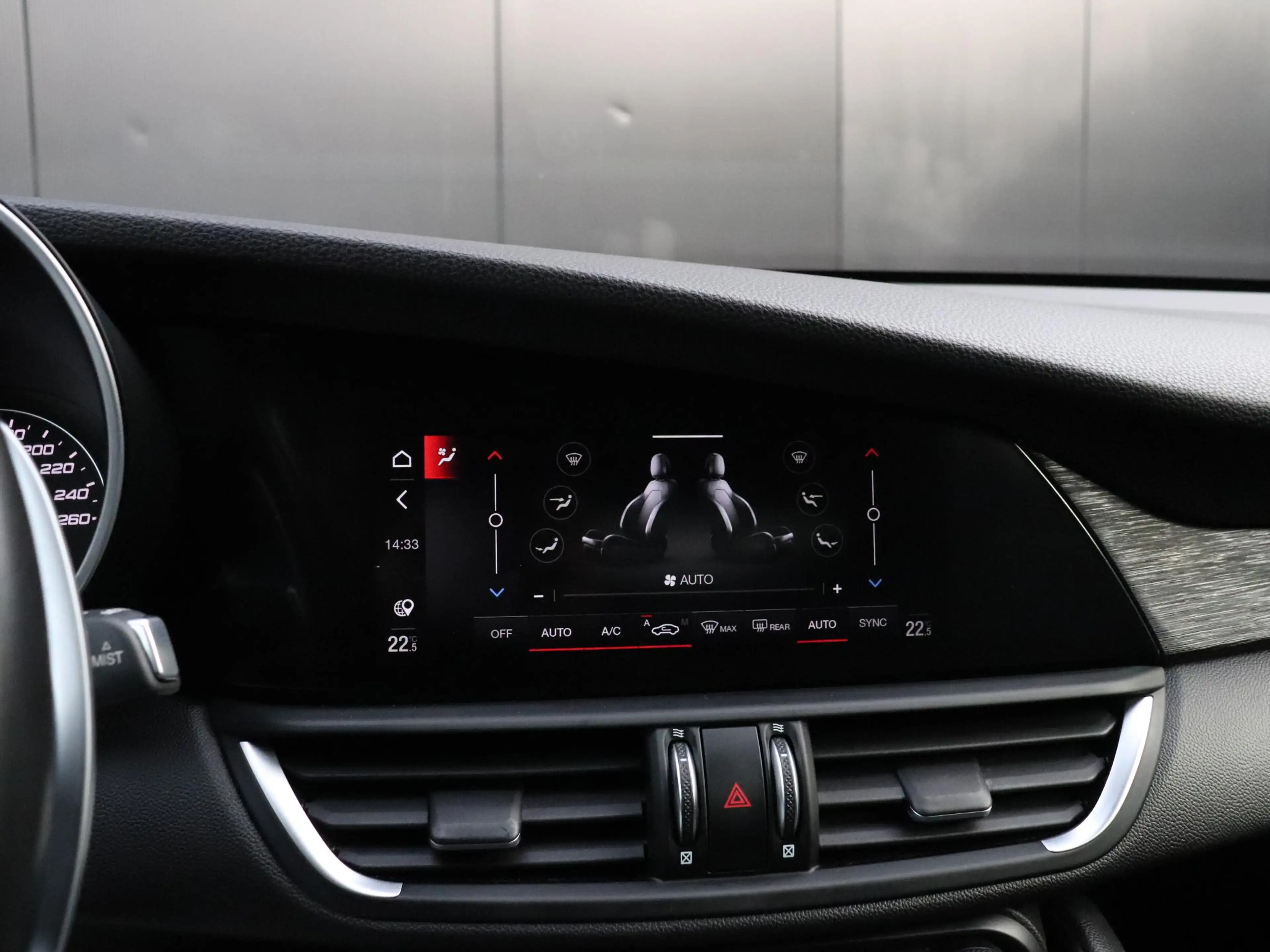 Alfa Romeo Giulia 2.2 LEER | NAVI |  CRUISE | CAMERA | — photo 11
