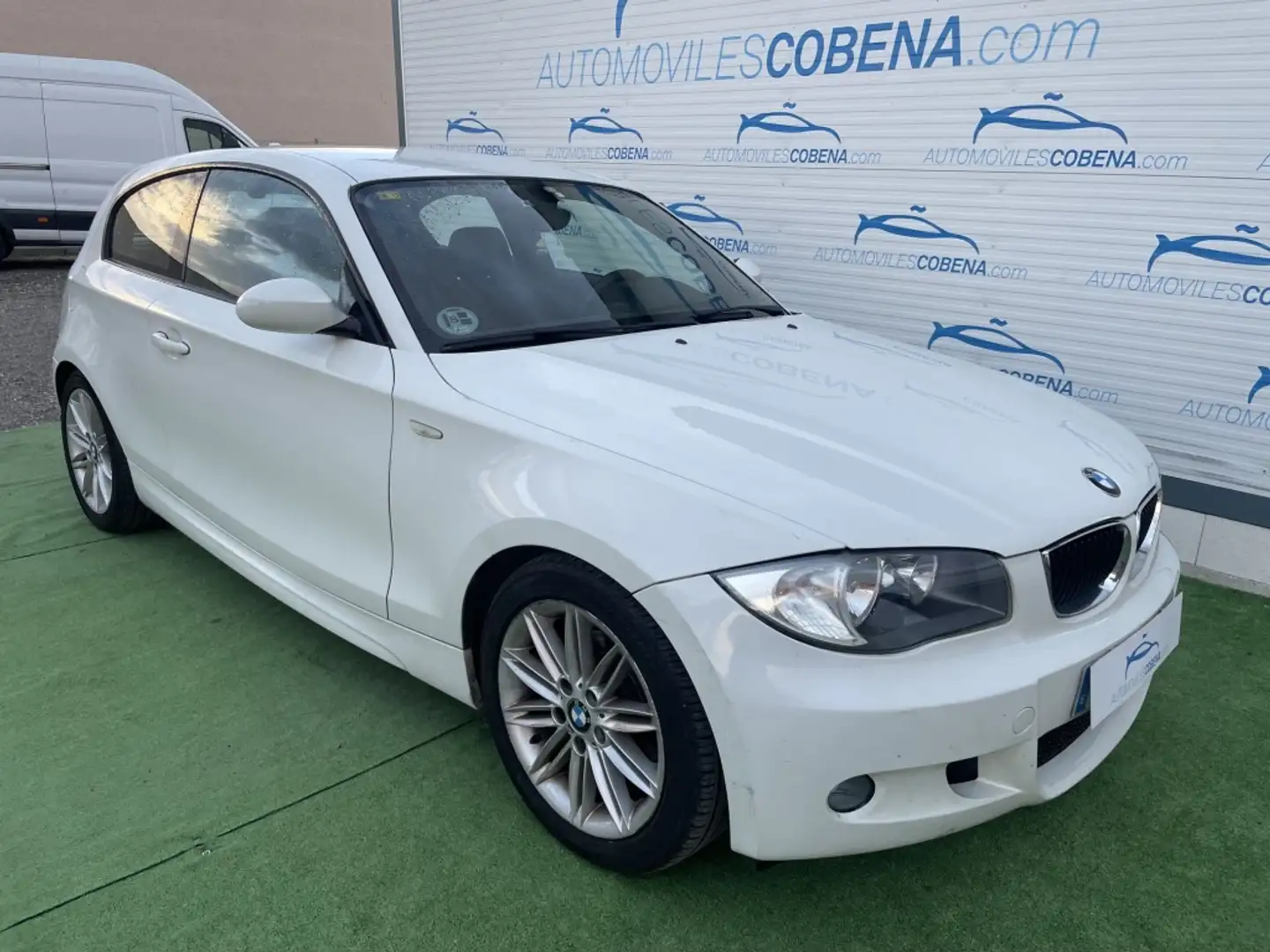 BMW 118 118d Blanc - 1