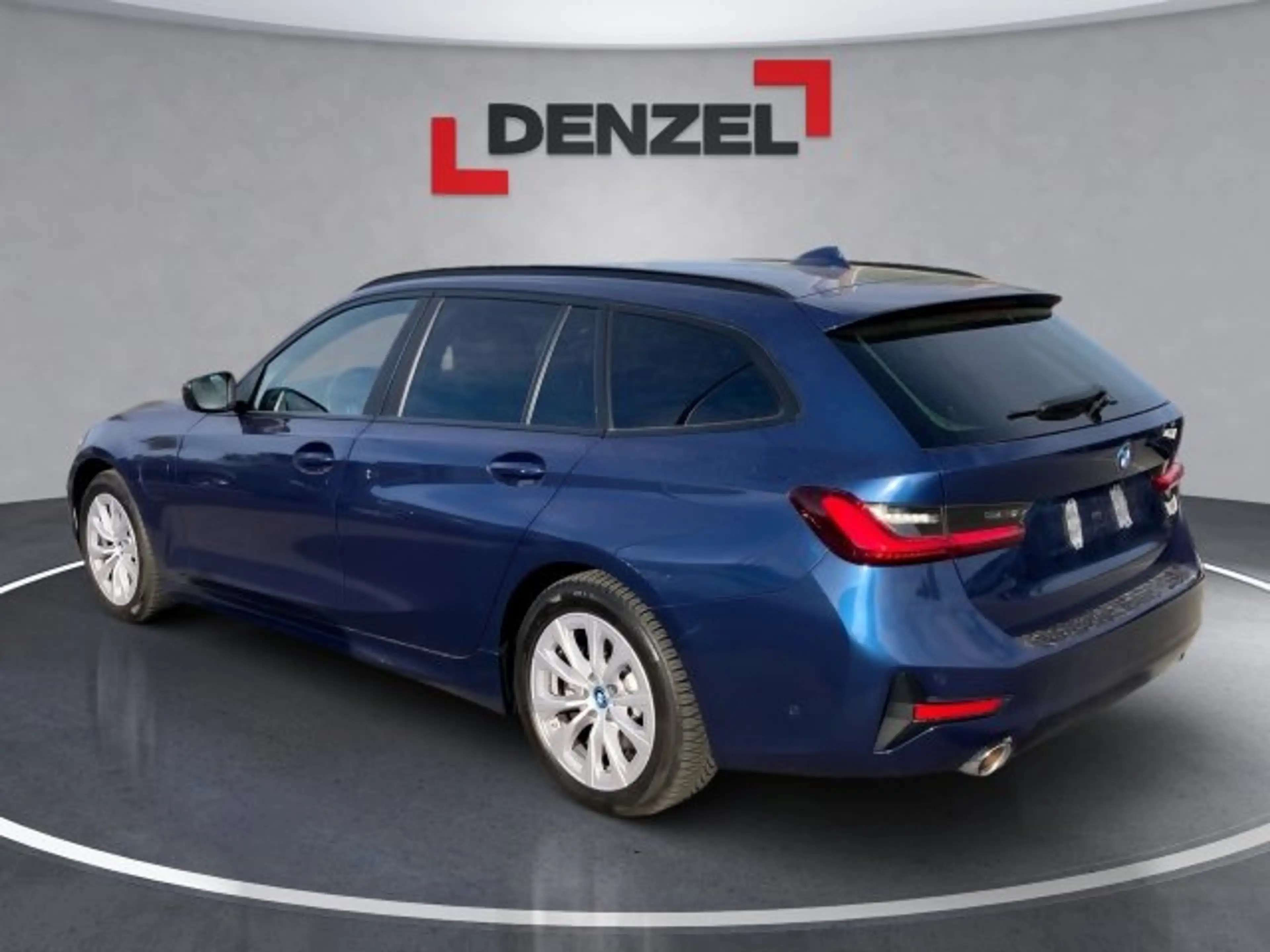 BMW 320 e PHEV xDrive Tou — photo 2
