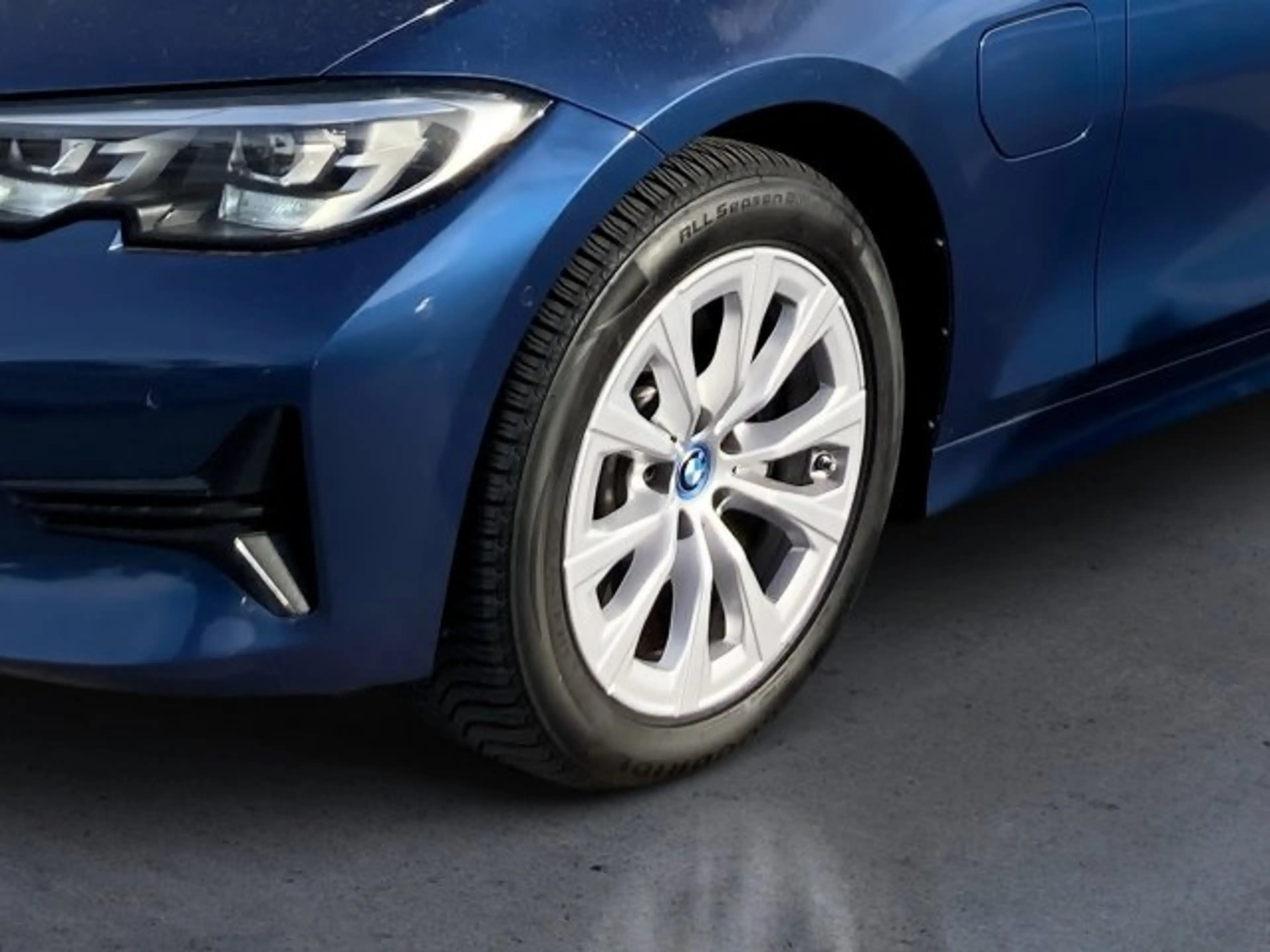 BMW 320 e PHEV xDrive Tou — photo 6