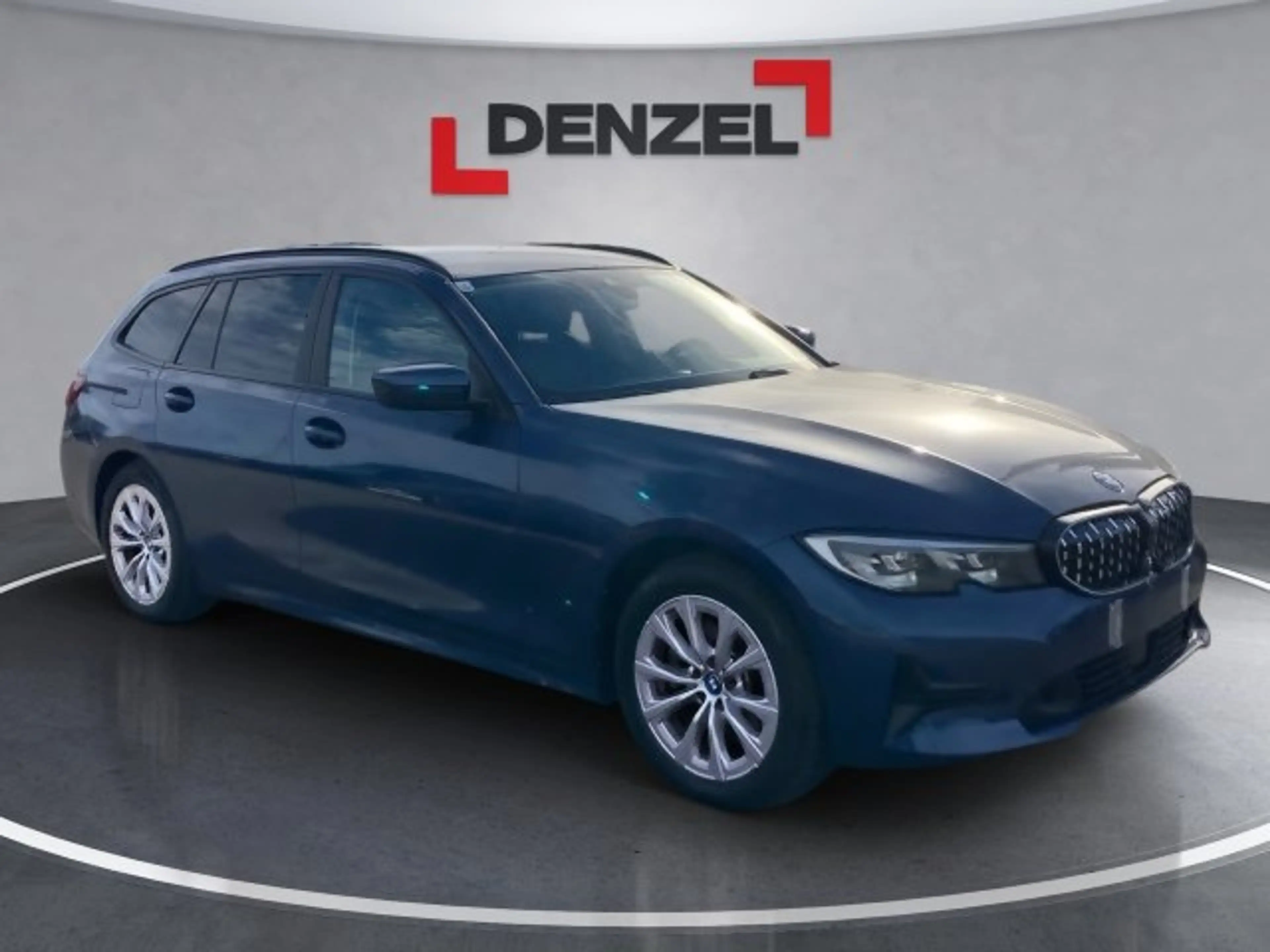BMW 320 e PHEV xDrive Tou — photo 4