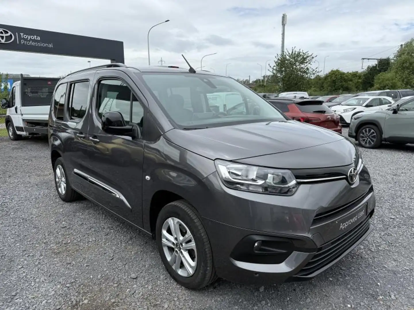 Toyota Verso MPV Grijs - 2