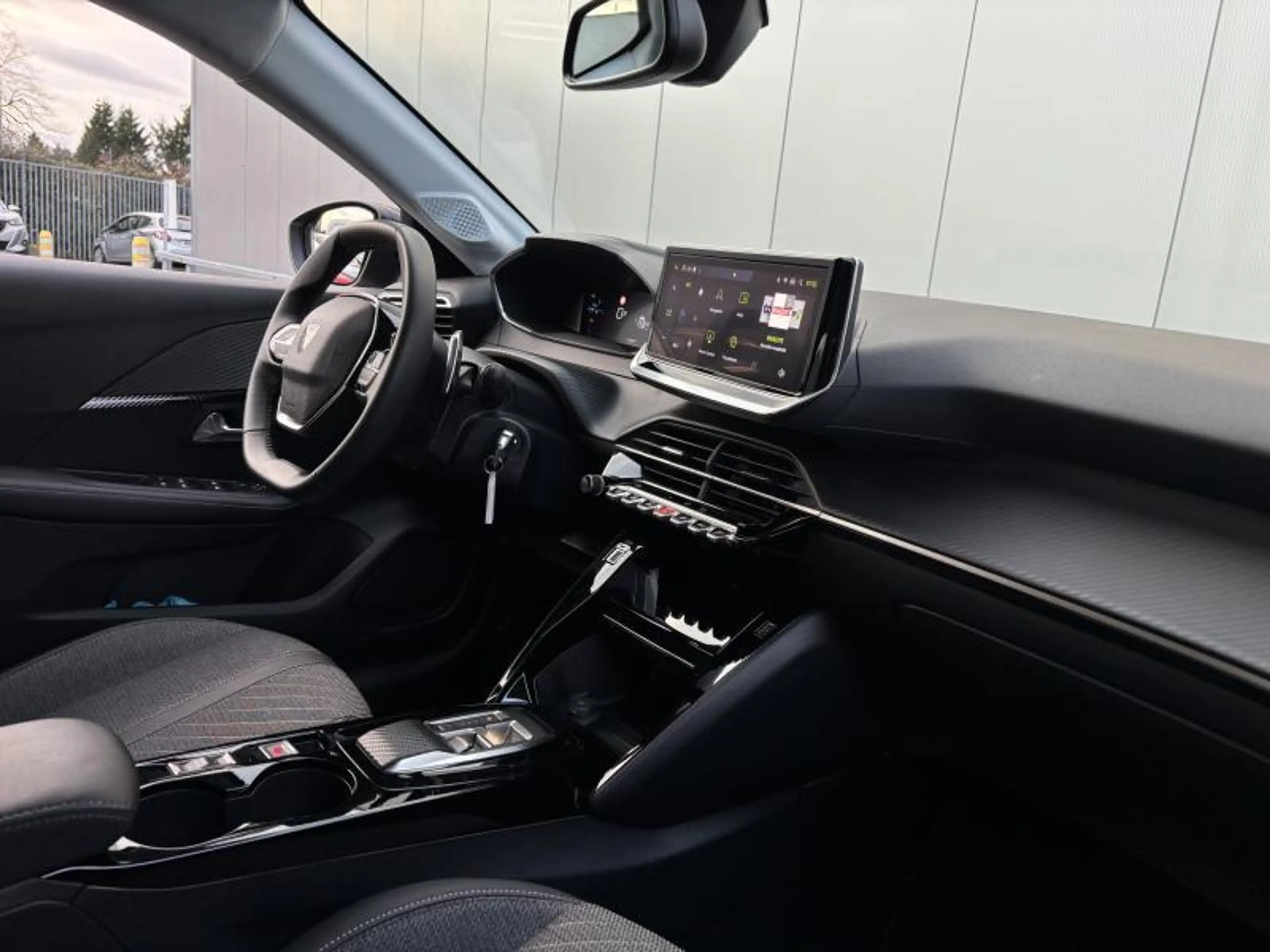 Peugeot 208 ALLURE 1.2 Hybrid 100 e-DCS6 — photo 7
